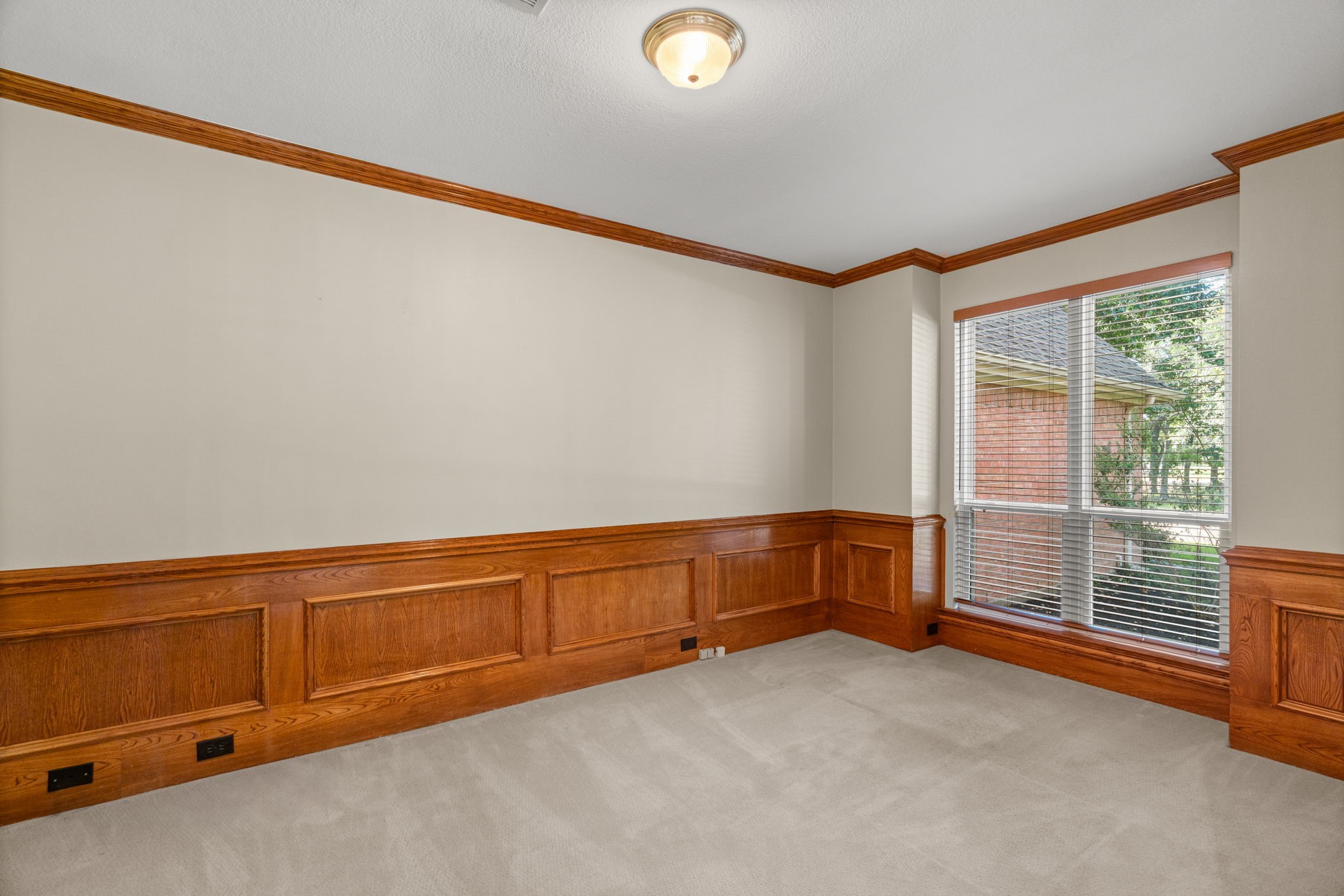 210 Highland Oaks Circle