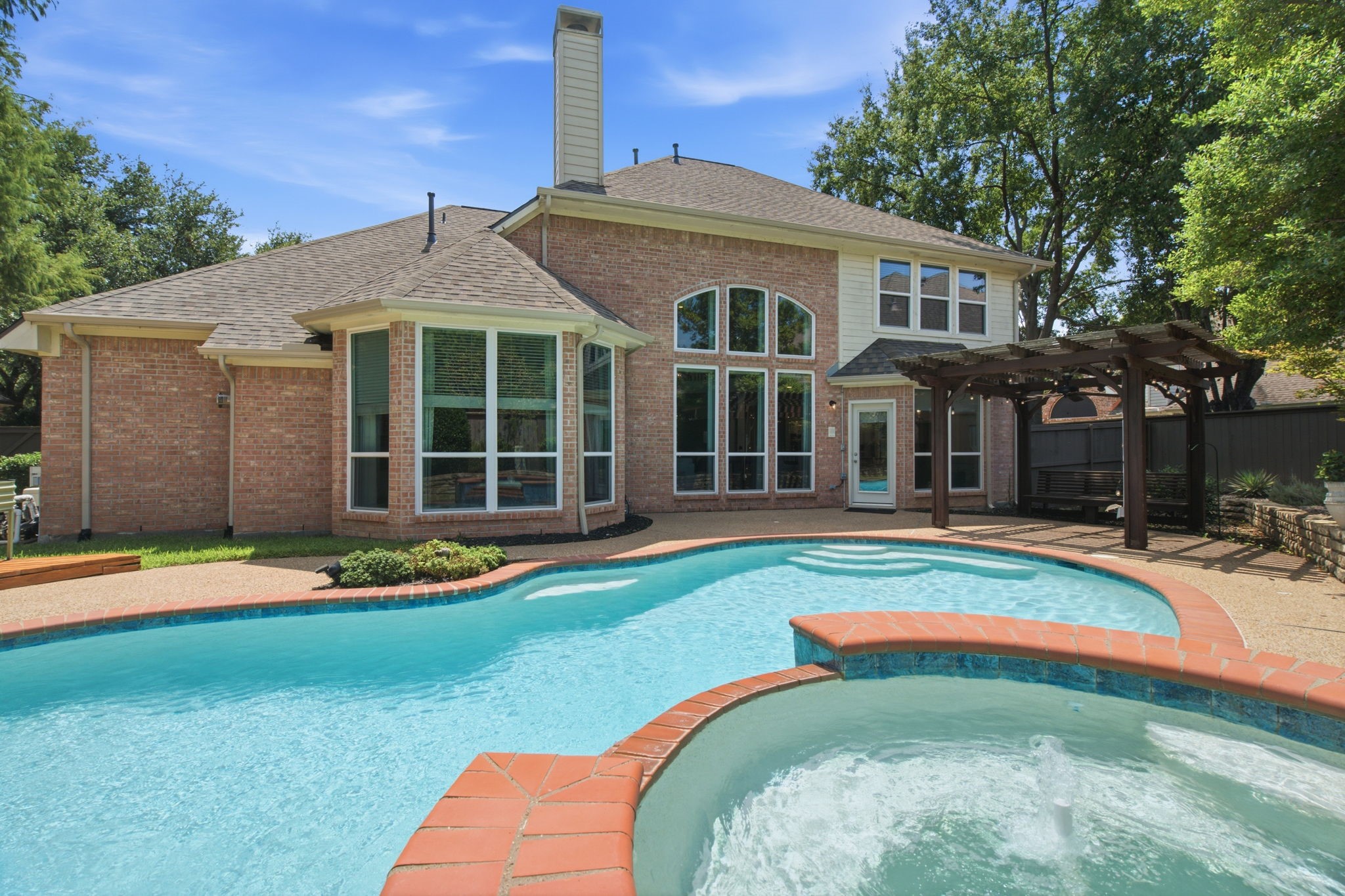210 Highland Oaks Circle