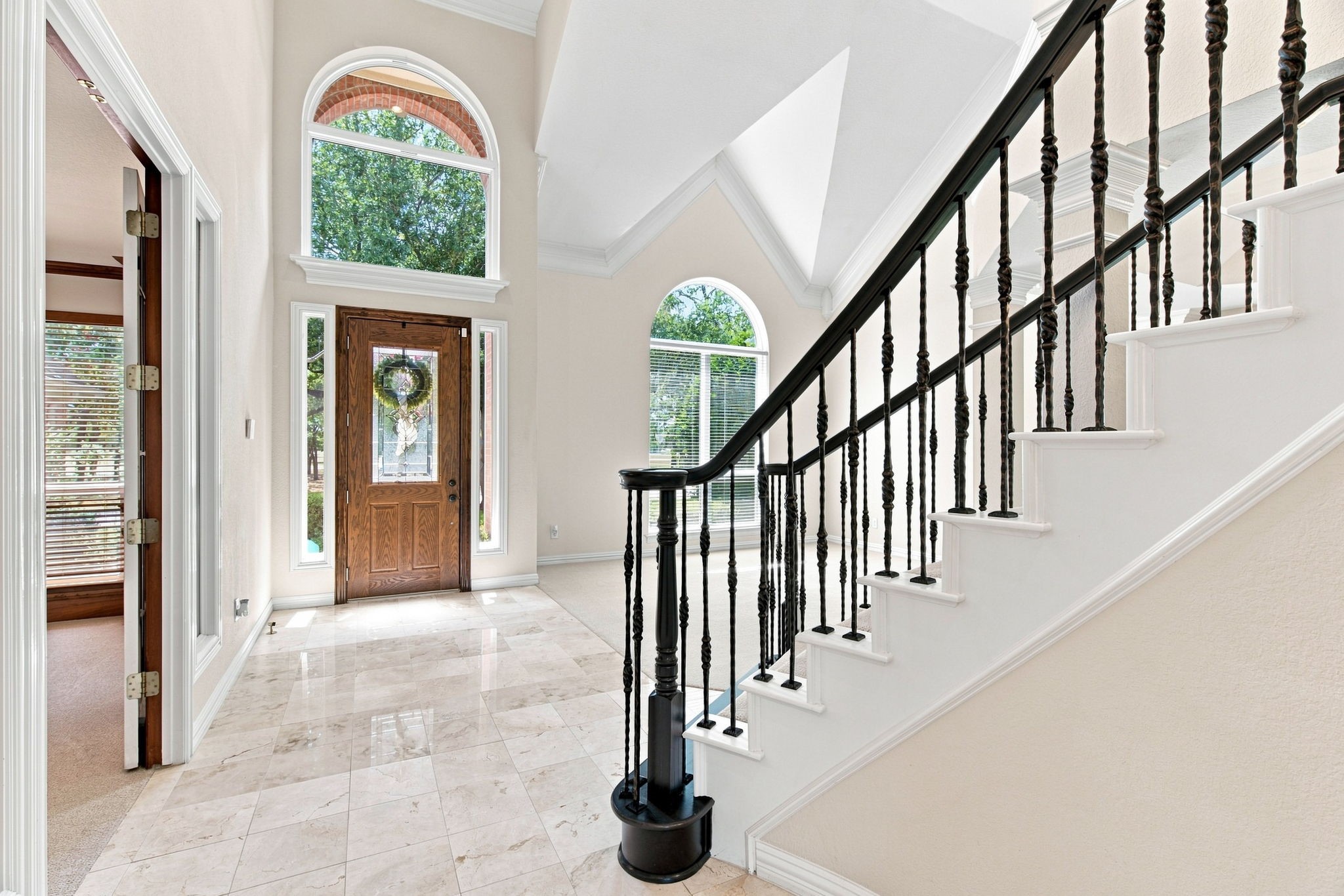 210 Highland Oaks Circle