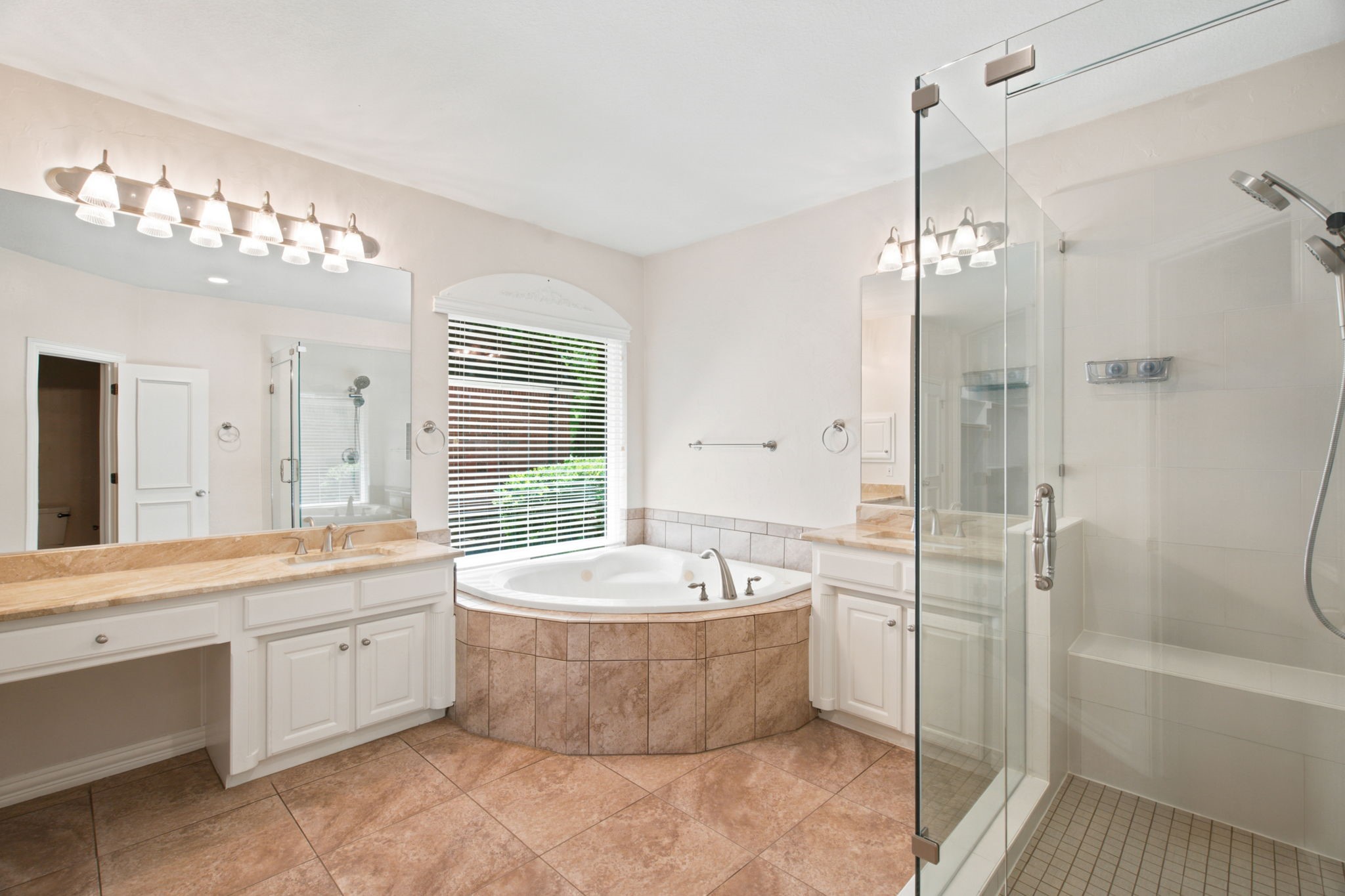 210 Highland Oaks Circle