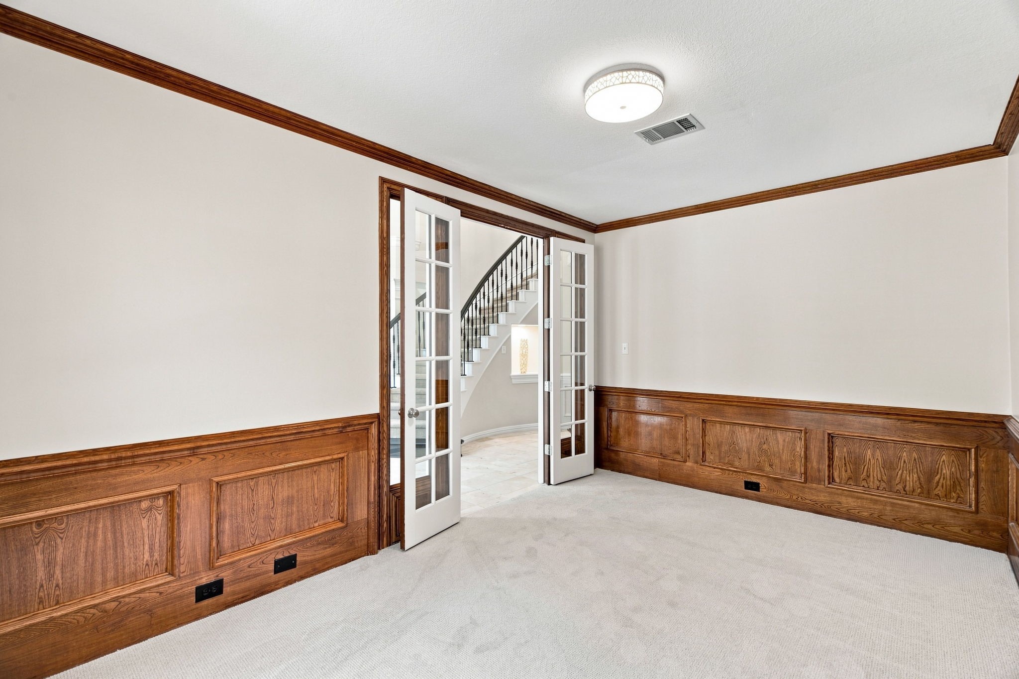 210 Highland Oaks Circle
