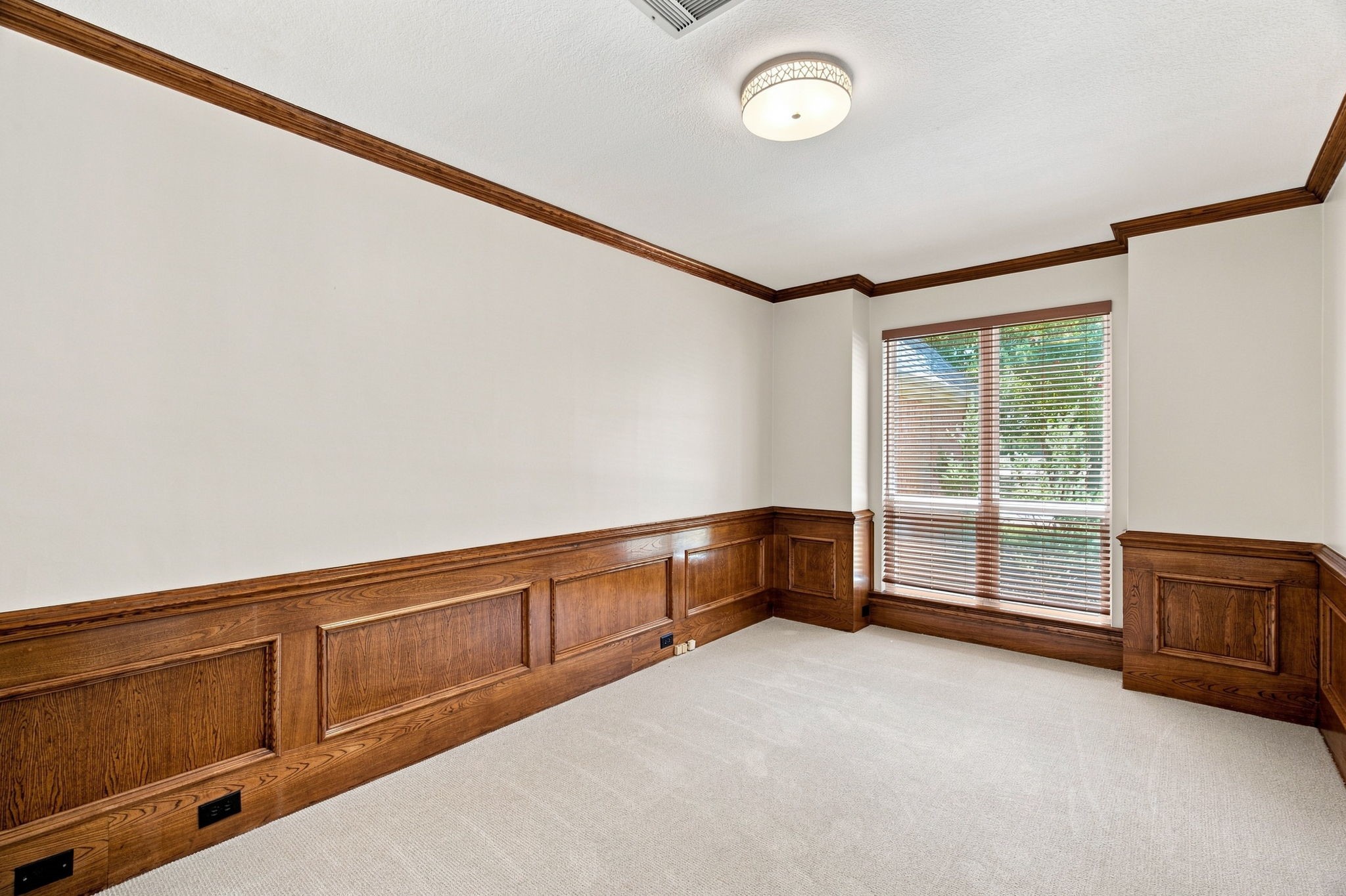 210 Highland Oaks Circle