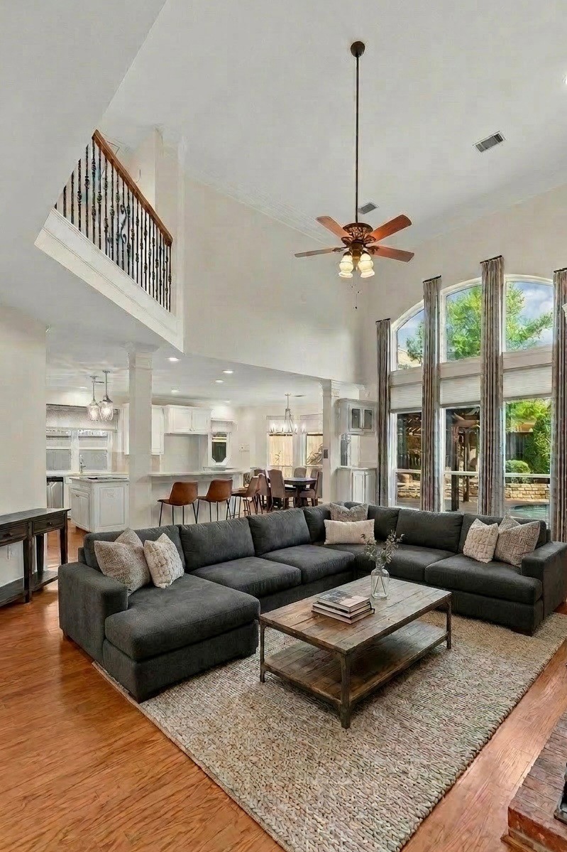210 Highland Oaks Circle