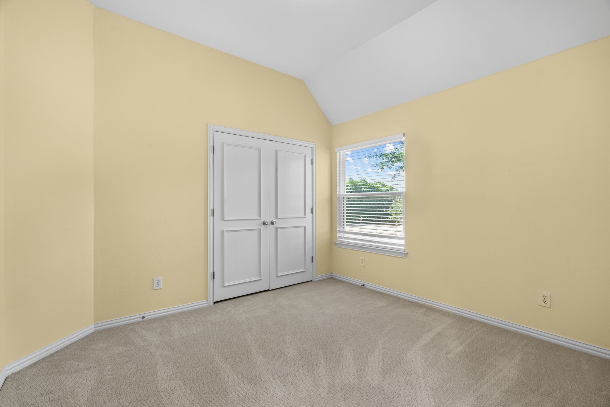 210 Highland Oaks Circle