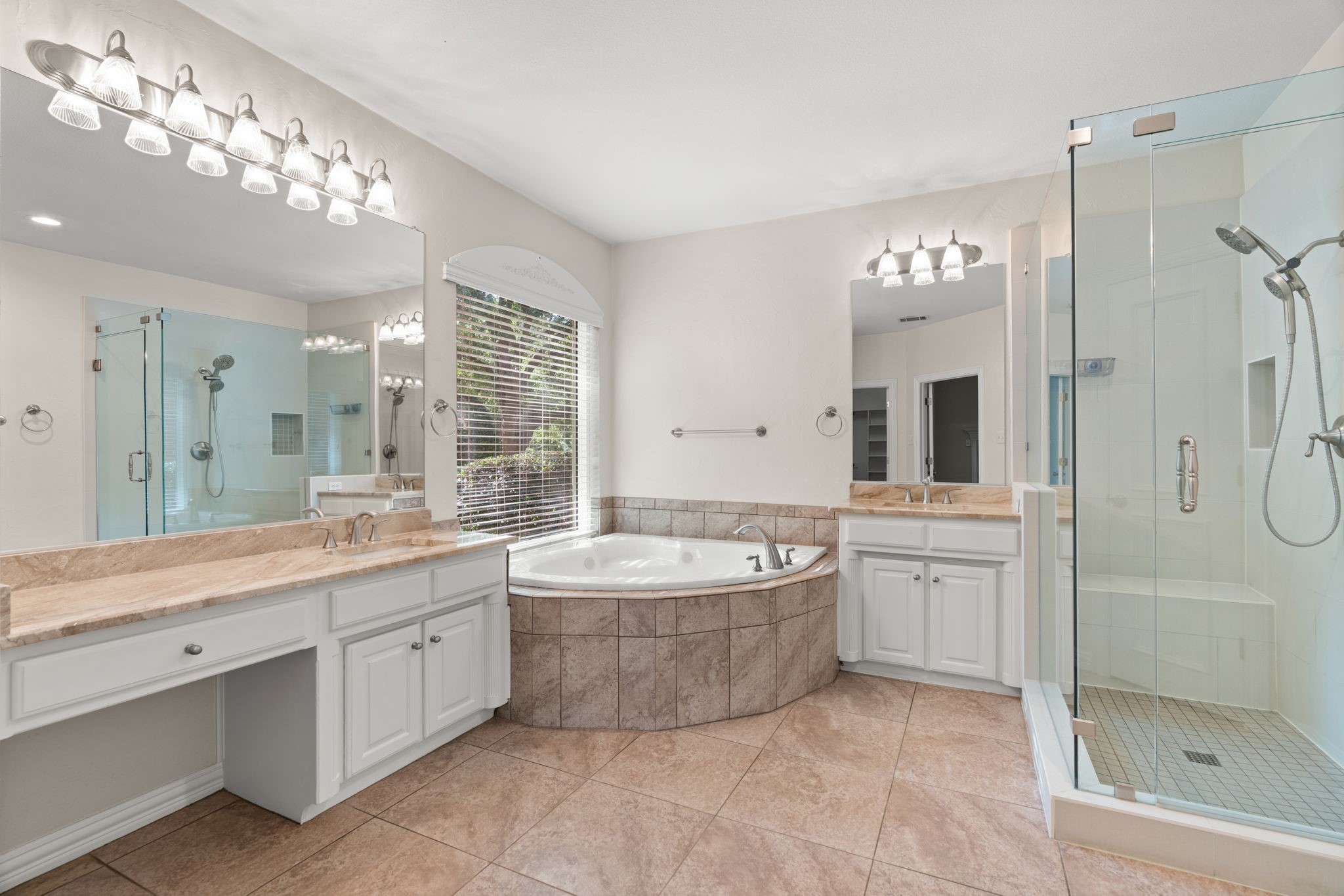 210 Highland Oaks Circle