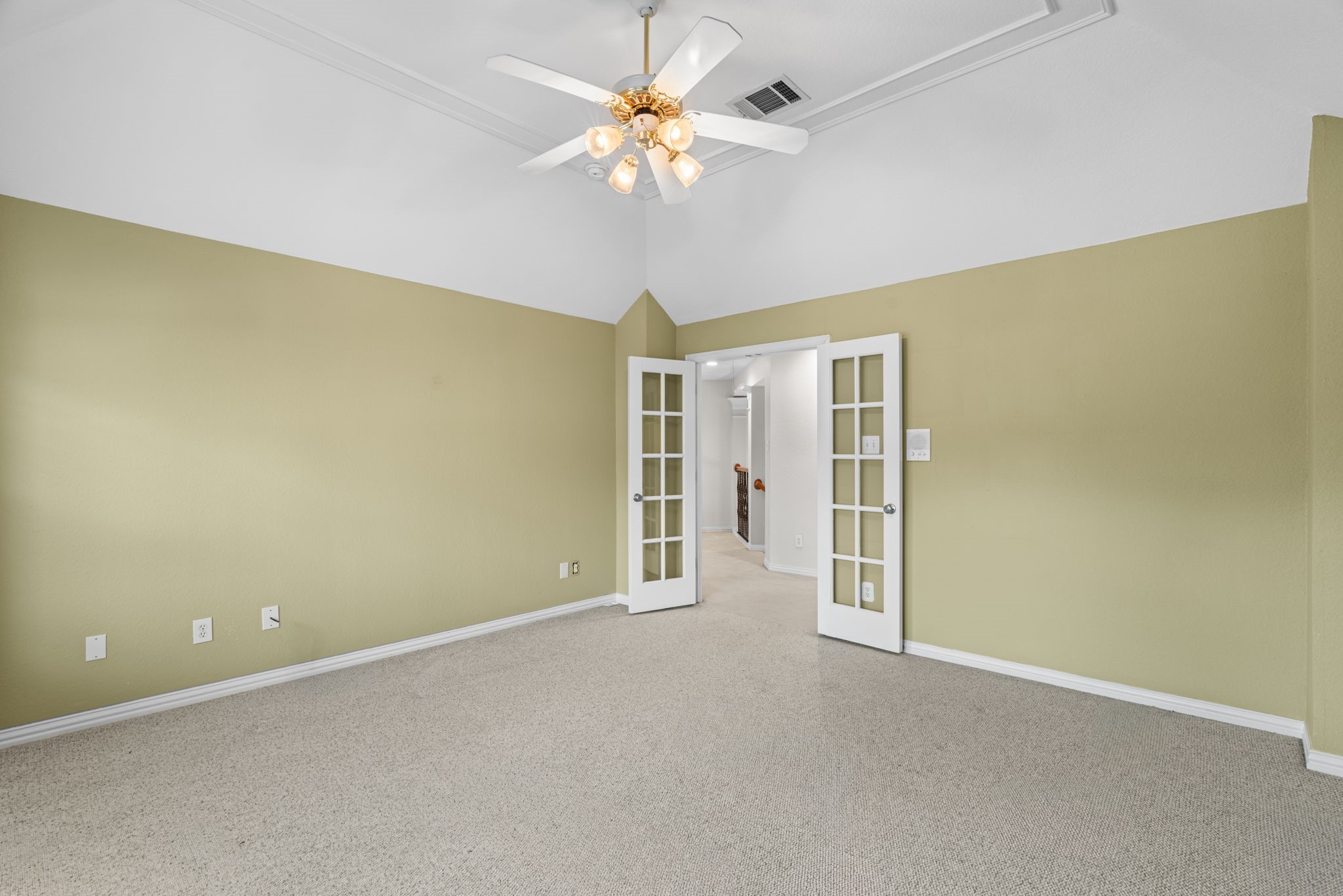 210 Highland Oaks Circle