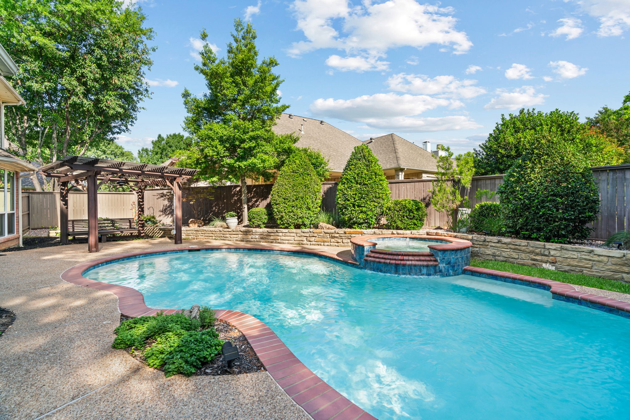 210 Highland Oaks Circle