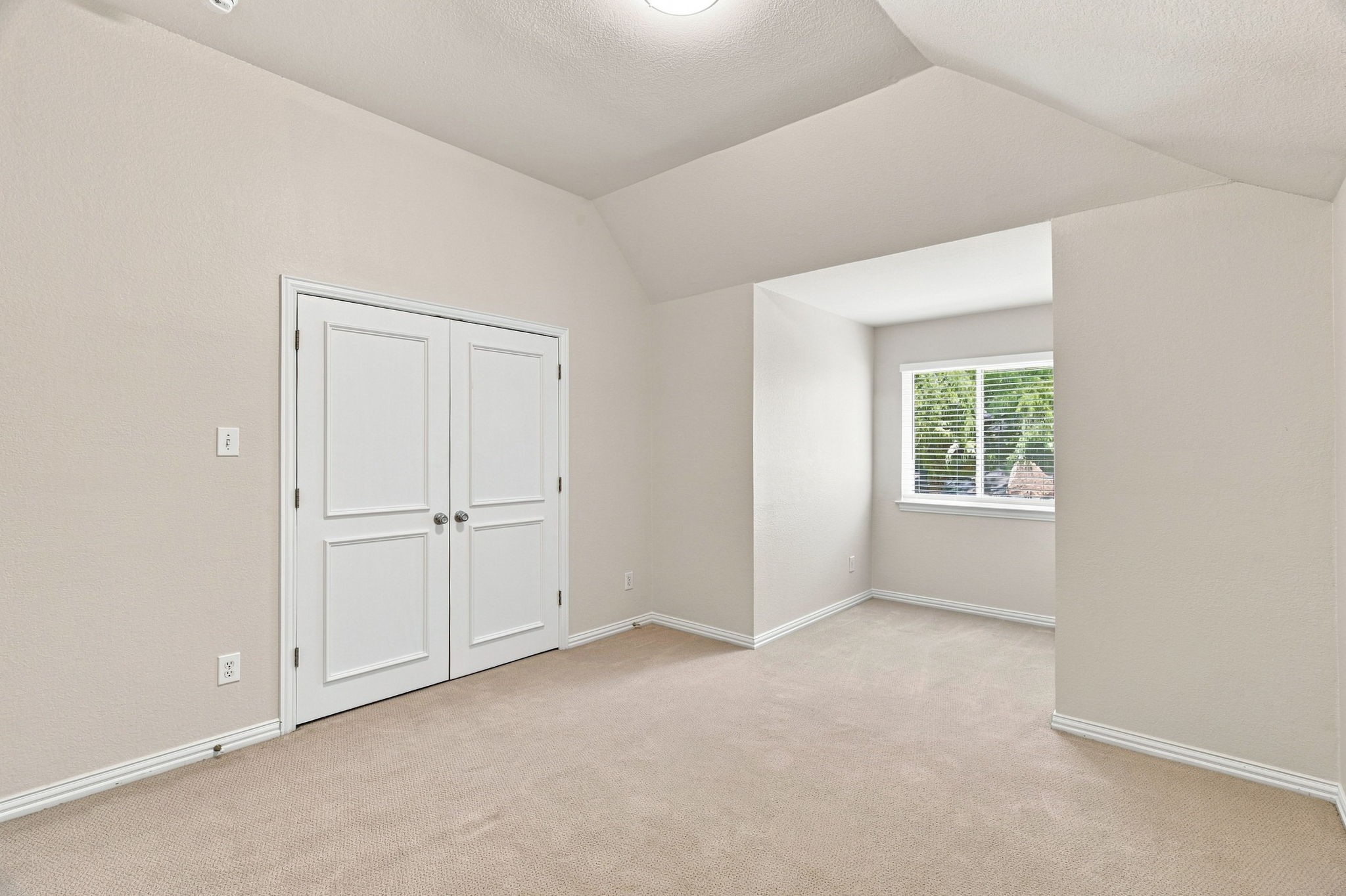 210 Highland Oaks Circle