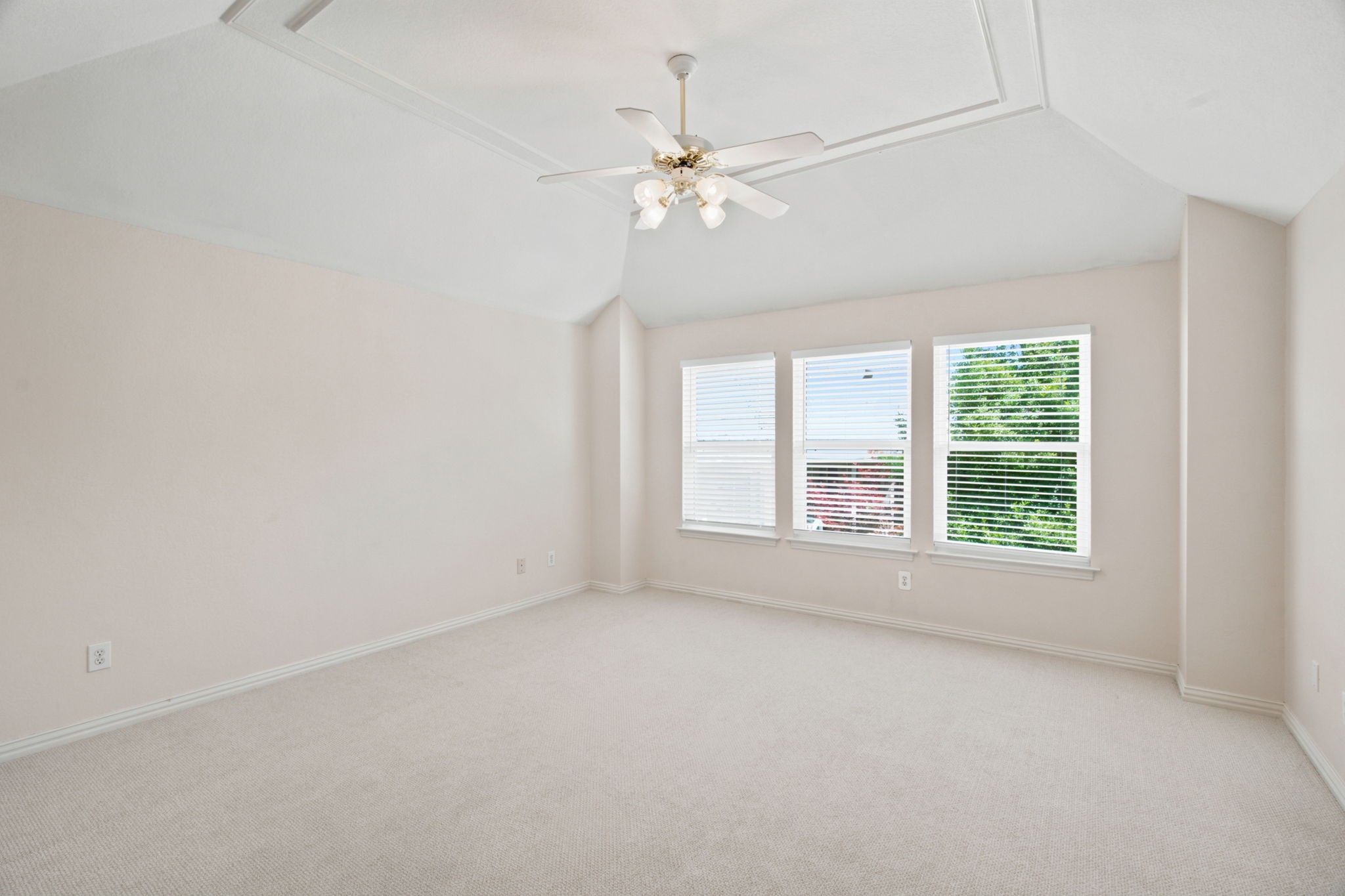 210 Highland Oaks Circle