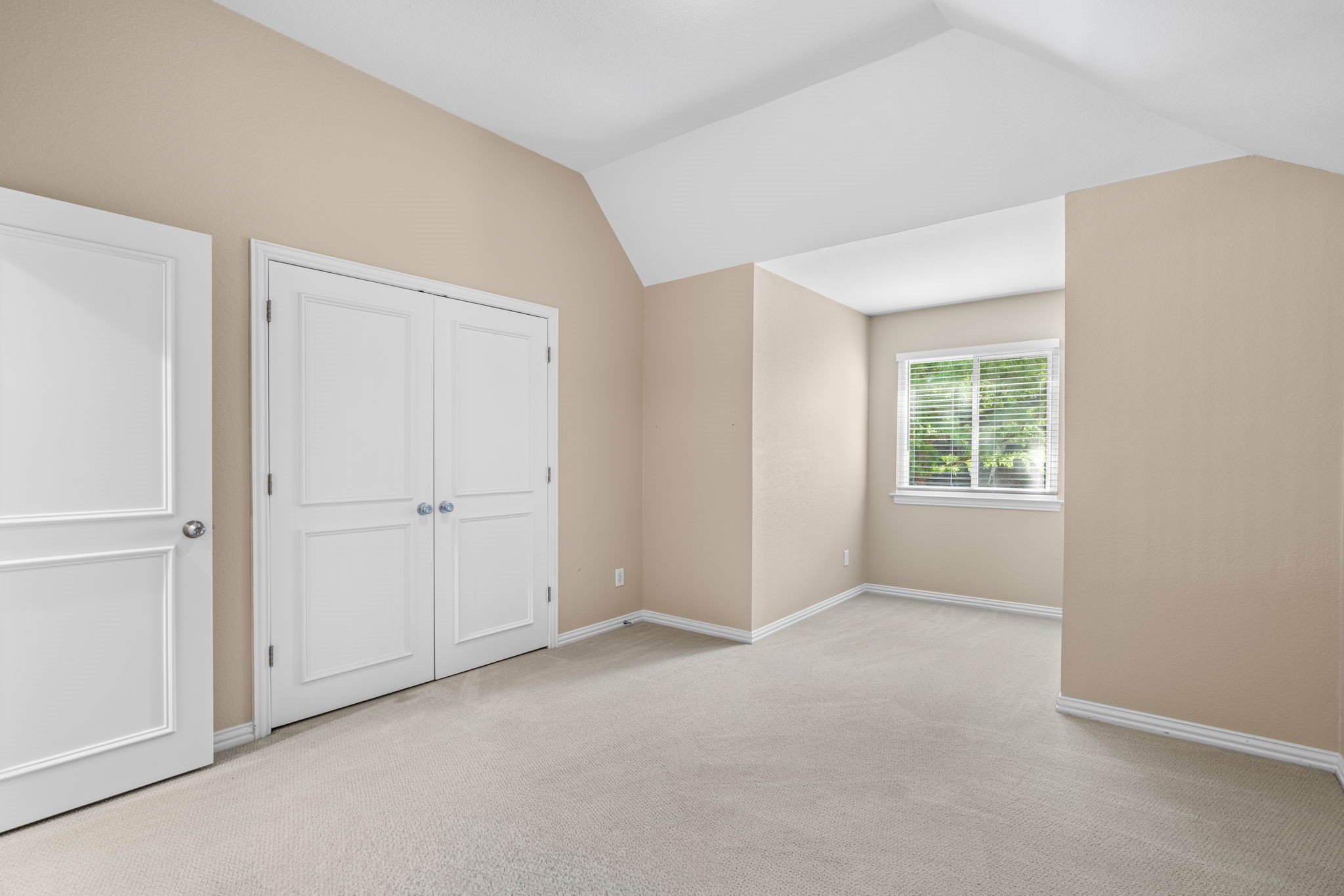 210 Highland Oaks Circle