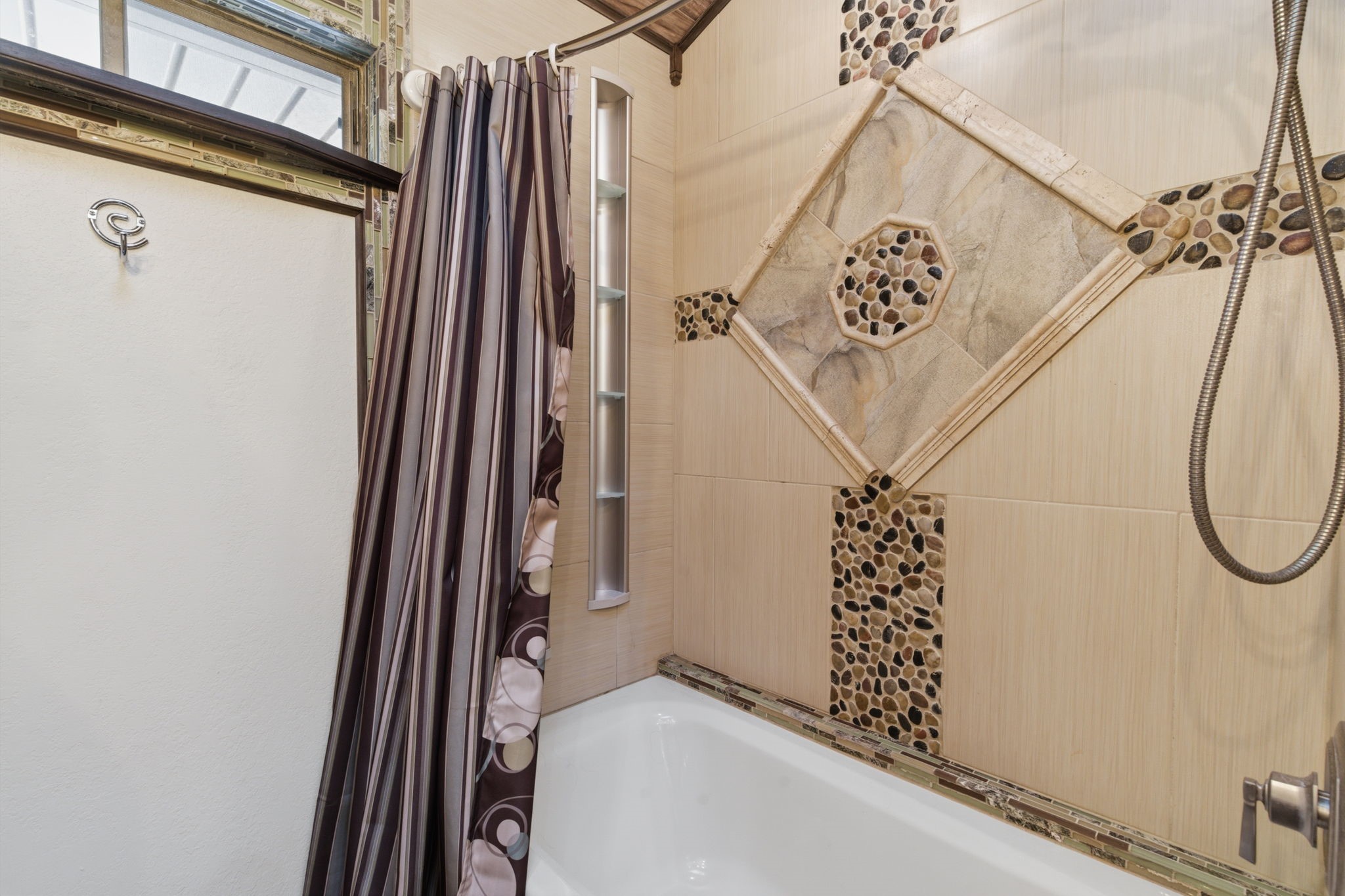 611 Magnolia Street