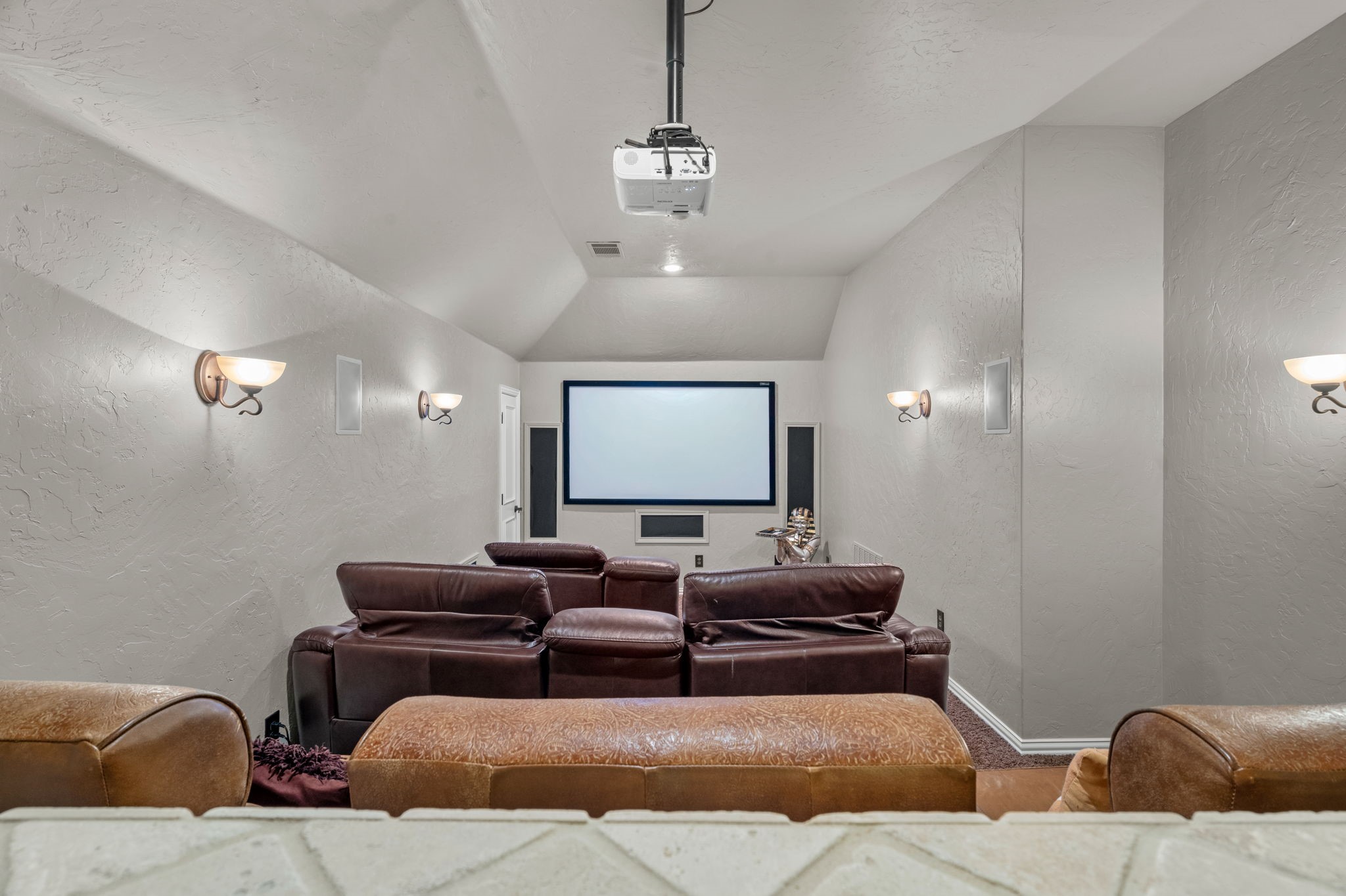 1203 Earlston Court