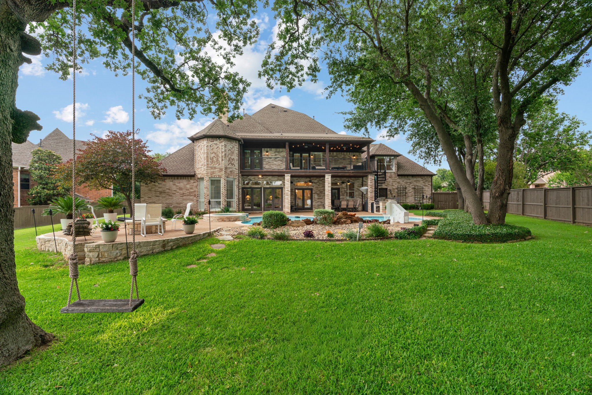 1203 Earlston Court
