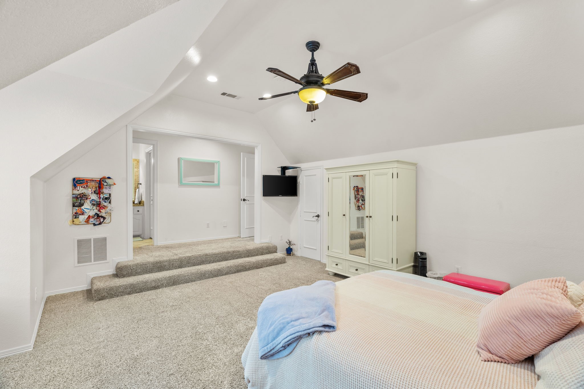 1203 Earlston Court