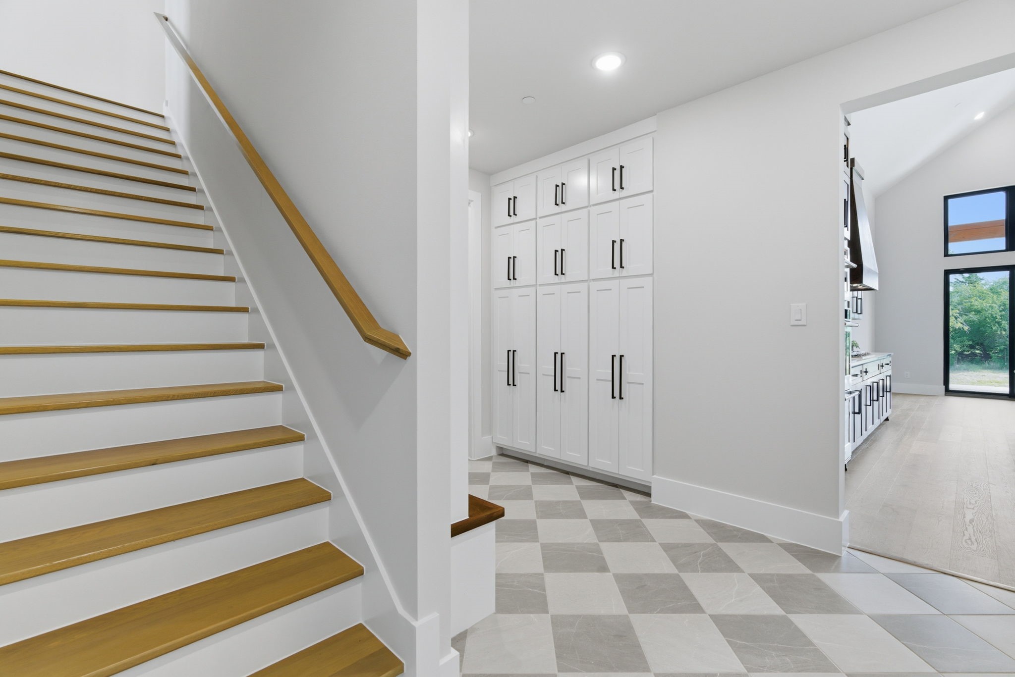 2608 Southbay Circle