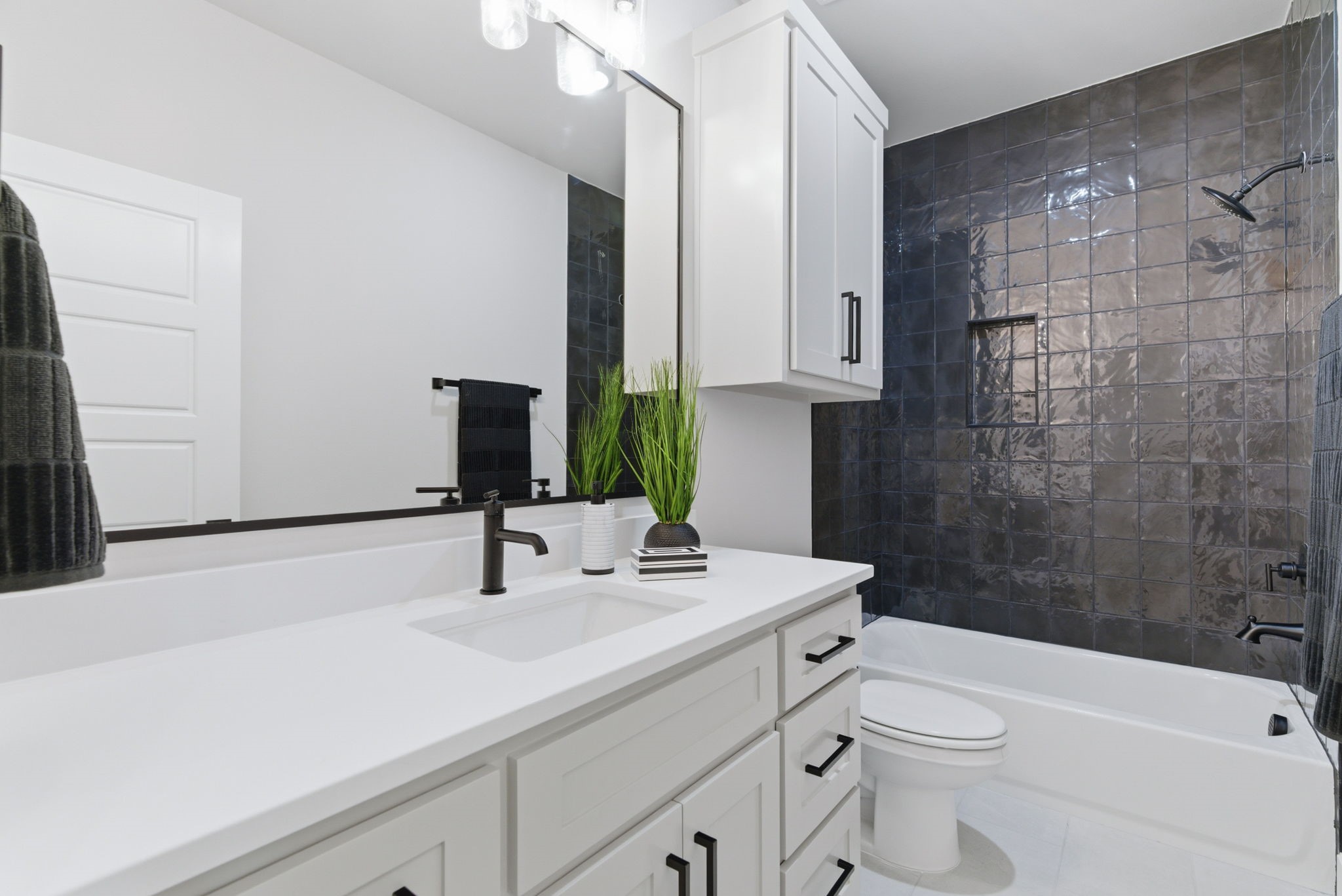 2608 Southbay Circle