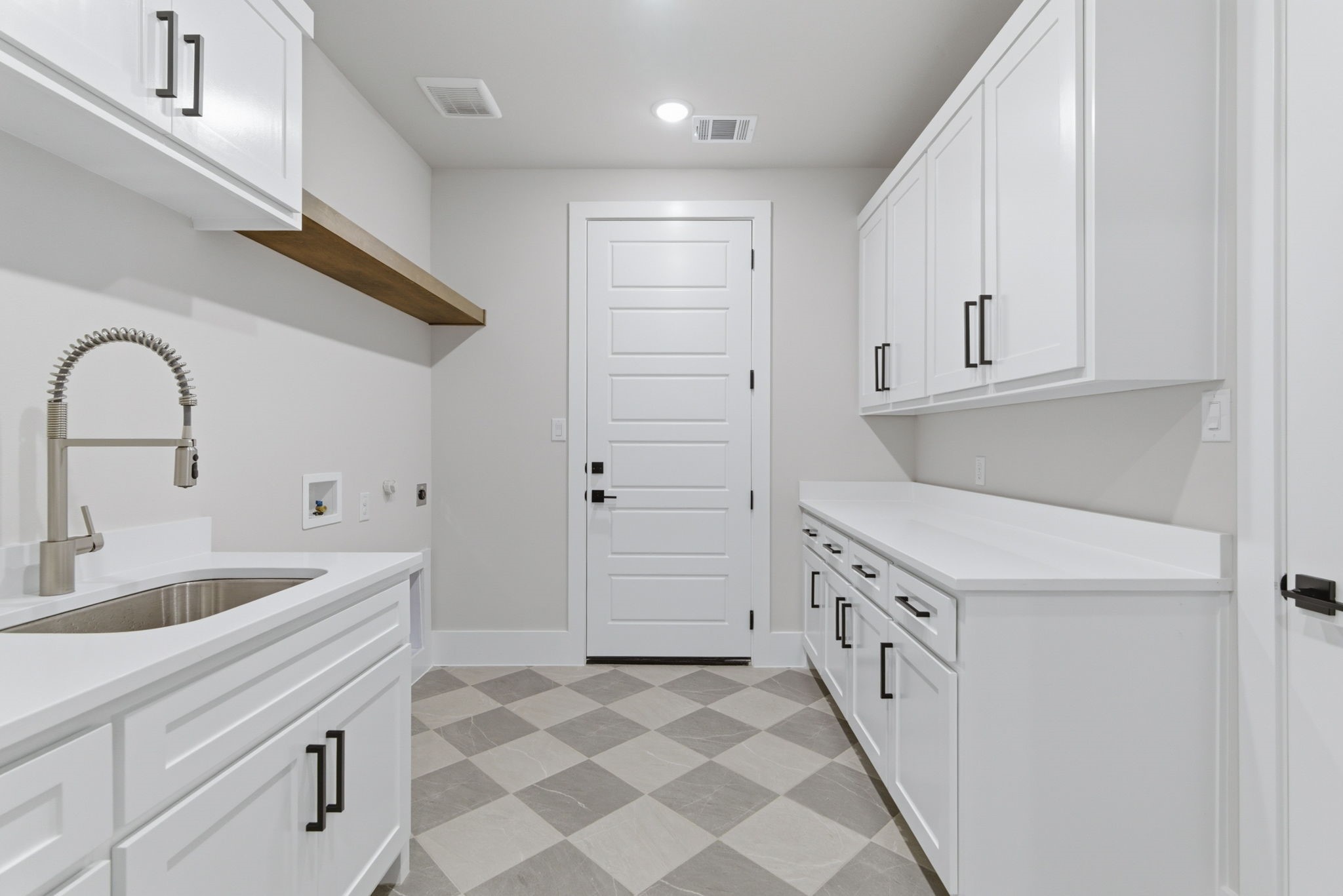 2608 Southbay Circle