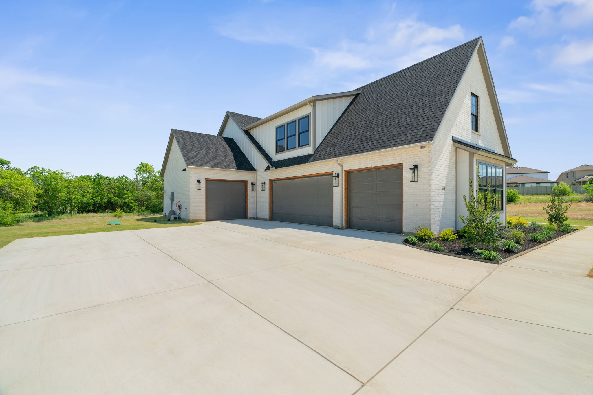 2608 Southbay Circle