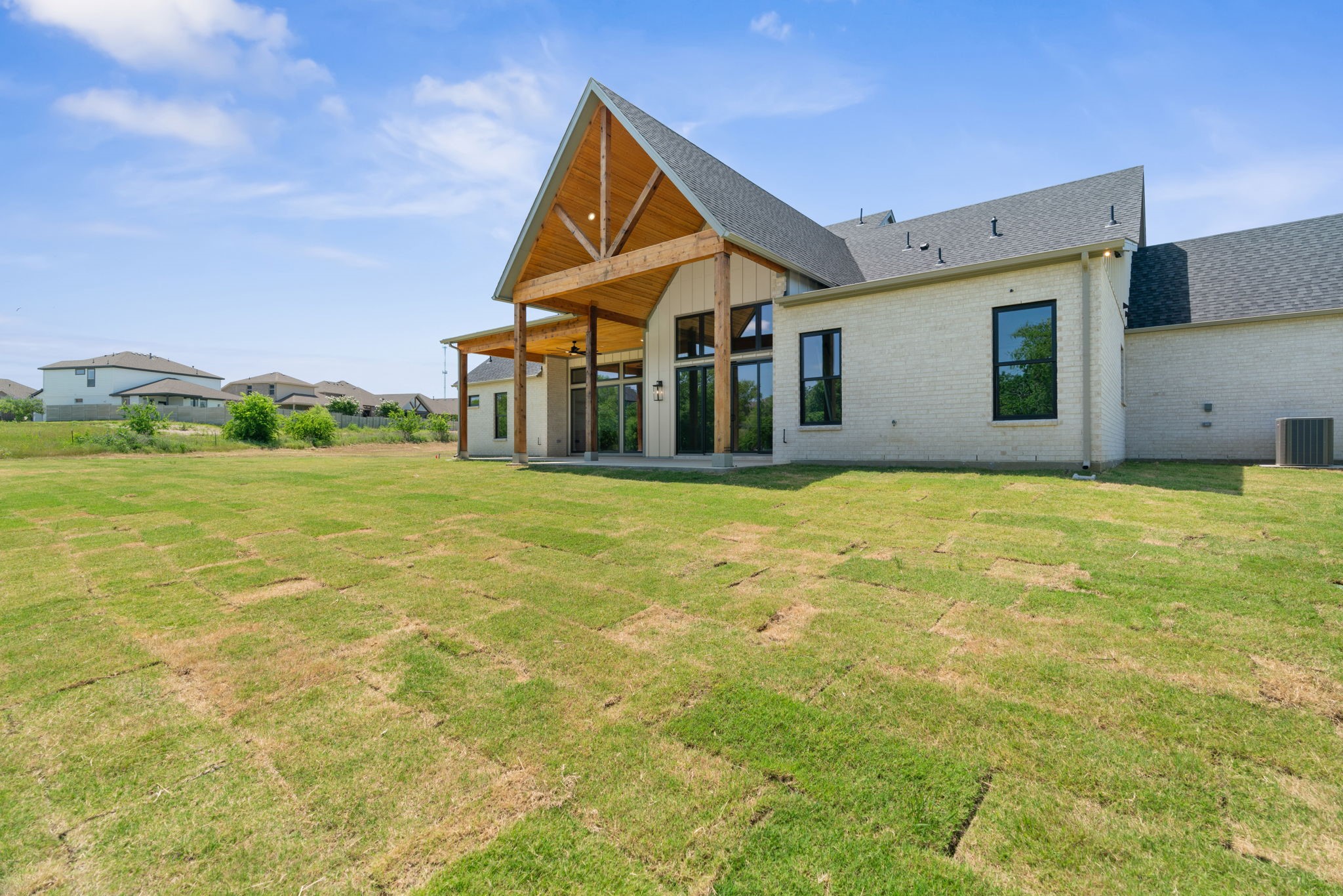 2608 Southbay Circle