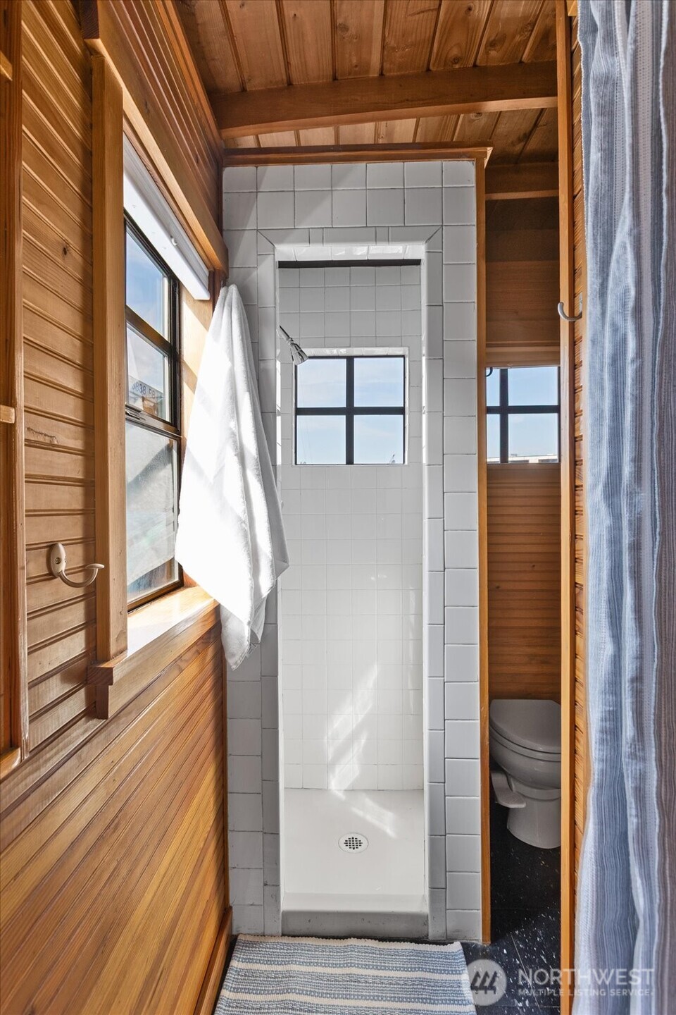 2401 N Northlake Way Unit: E7