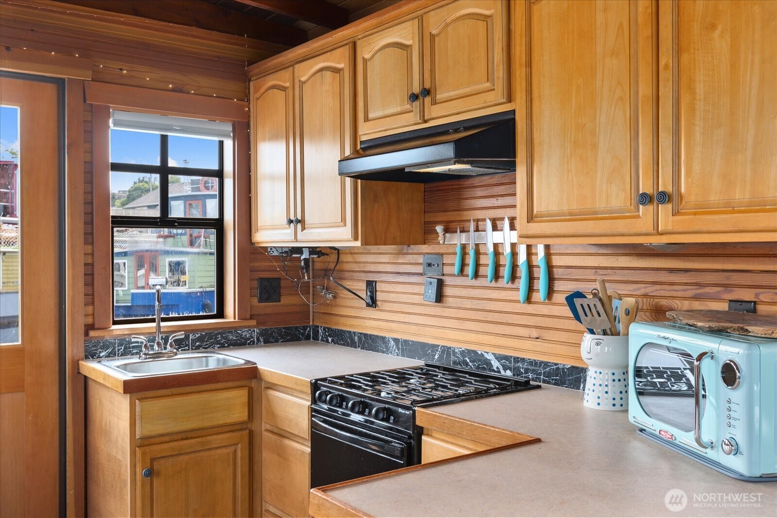 2401 N Northlake Way Unit: E7