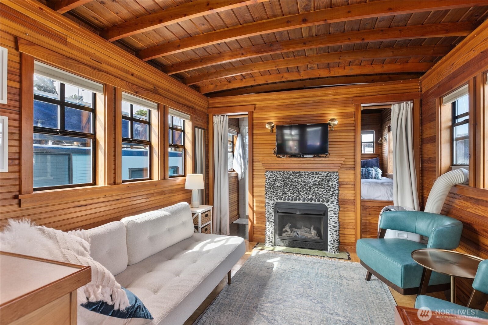 2401 N Northlake Way Unit: E7