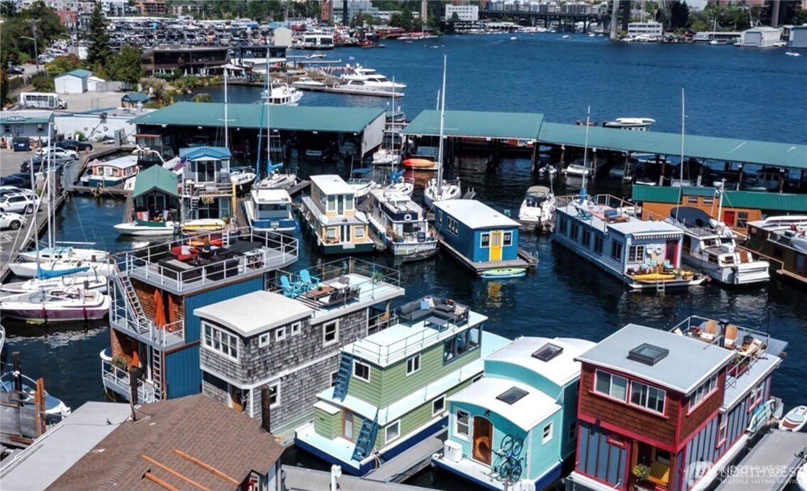 2401 N Northlake Way Unit: E7