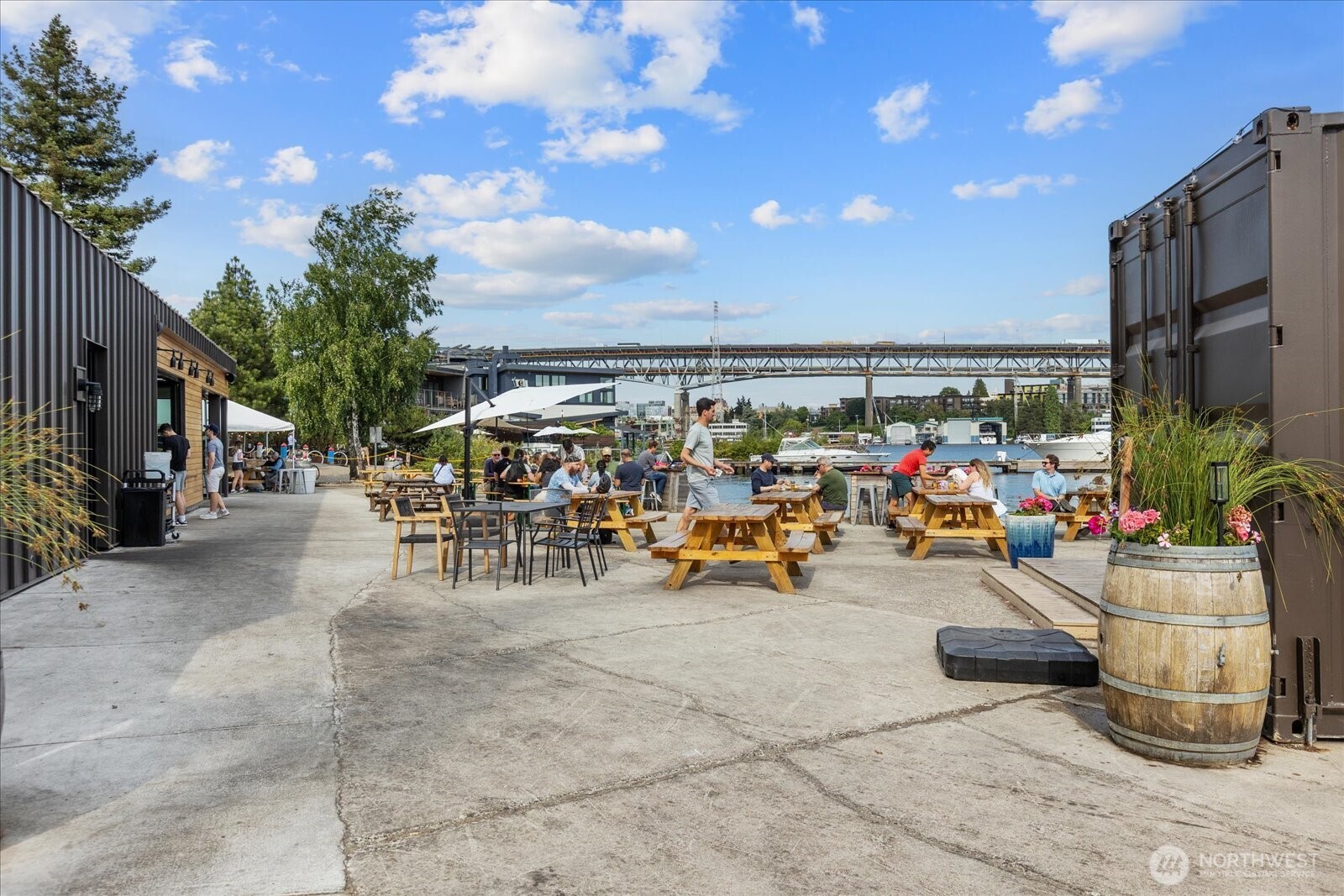 2401 N Northlake Way Unit: E7