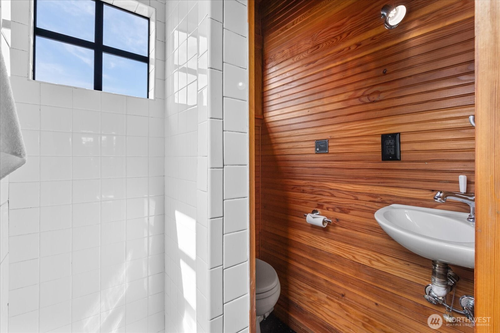 2401 N Northlake Way Unit: E7