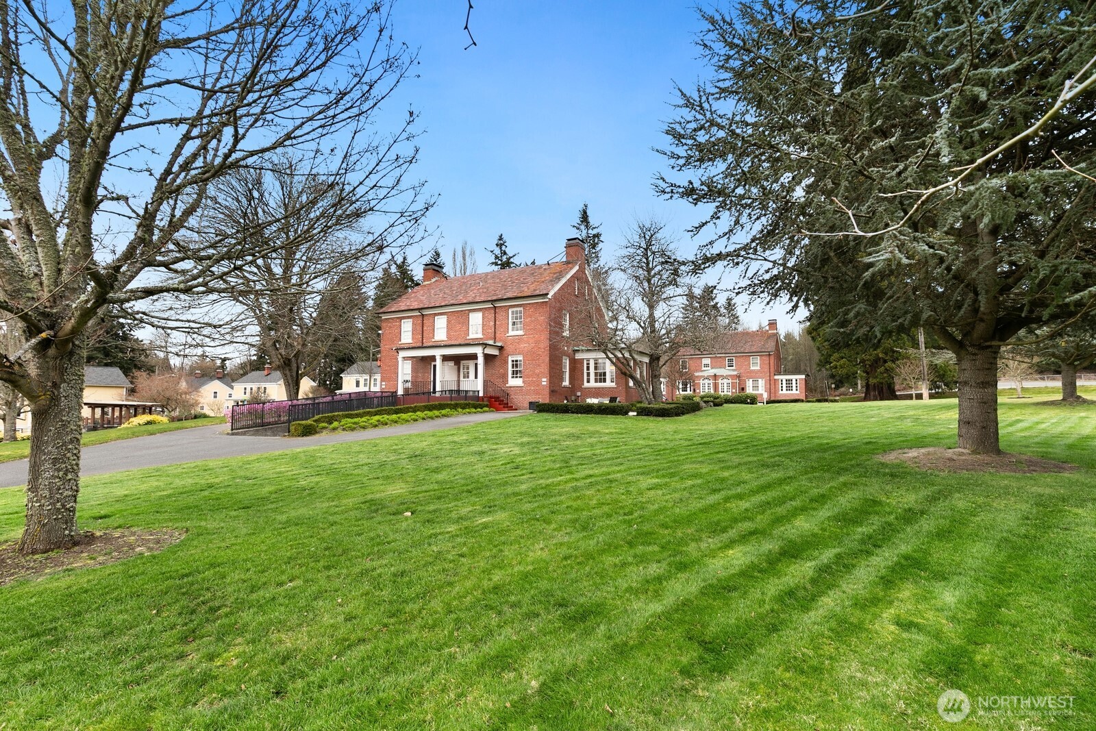 4405 Montana Circle W