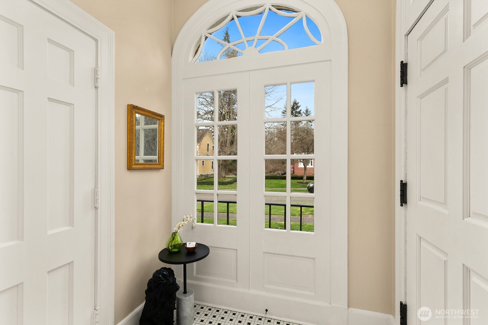 4405 Montana Circle W