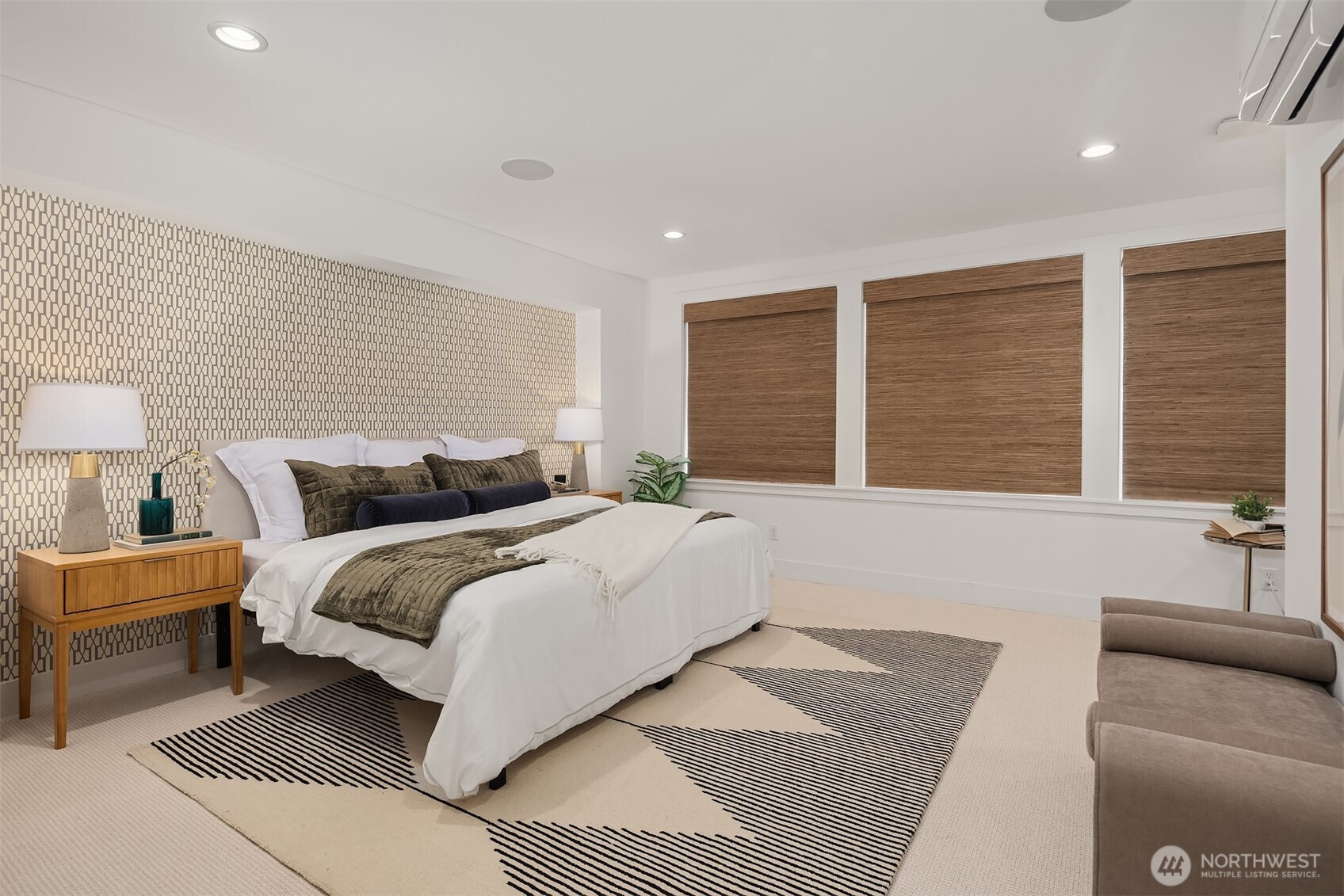 927 W McGraw Street Unit: 37