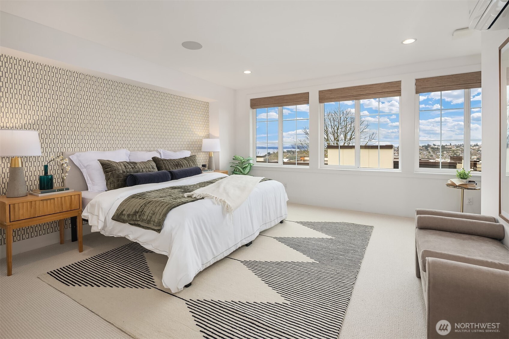 927 W McGraw Street Unit: 37