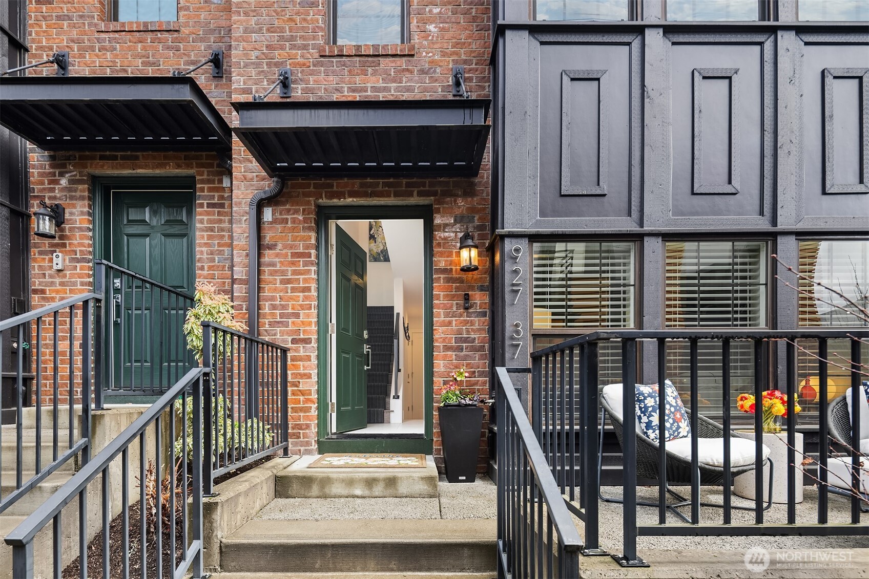 927 W McGraw Street Unit: 37