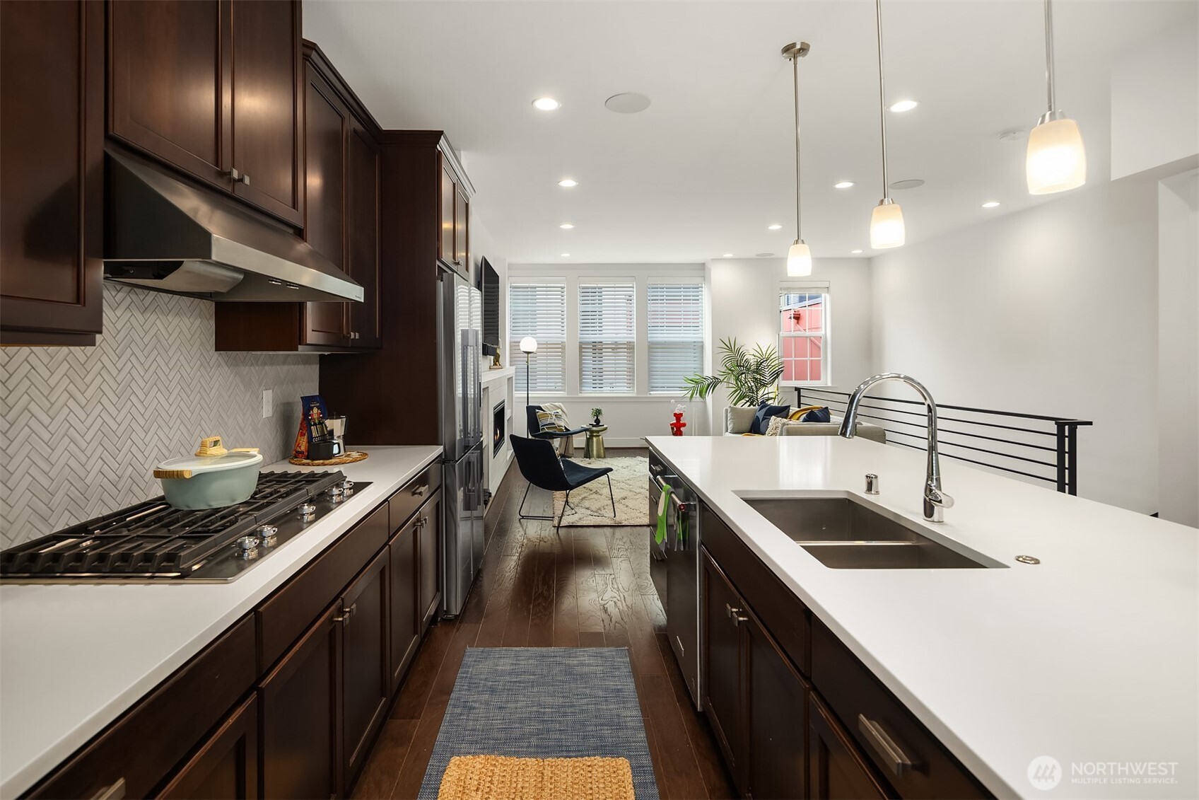 927 W McGraw Street Unit: 37