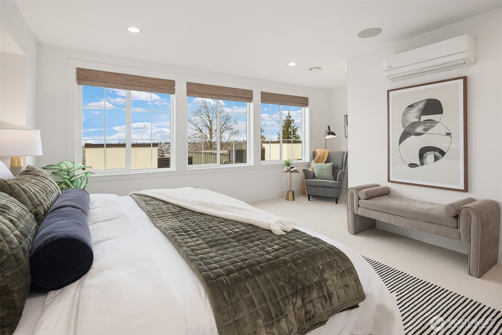 927 W McGraw Street Unit: 37