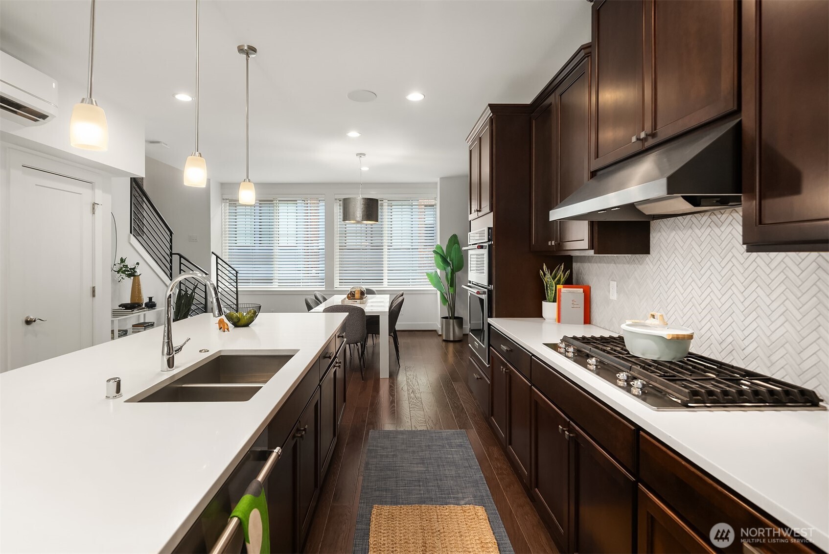 927 W McGraw Street Unit: 37