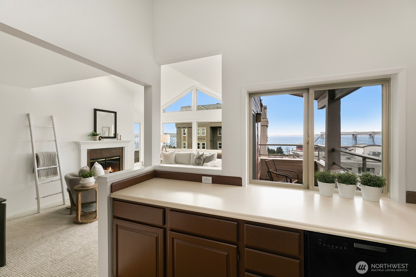522 W Mercer Place Unit: 401
