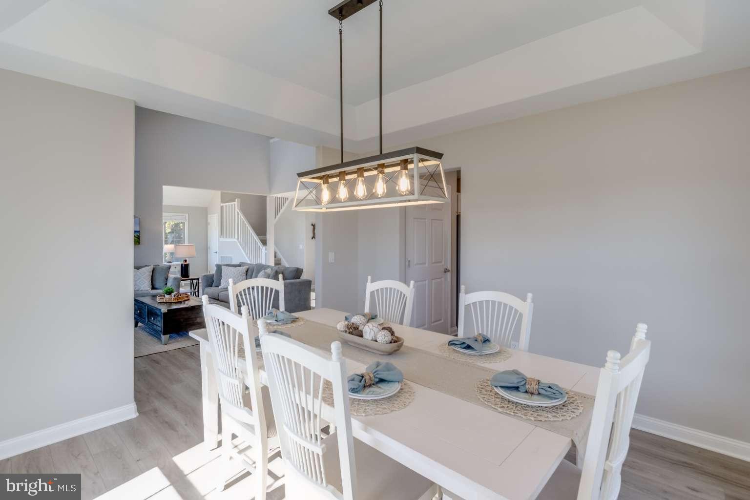 272 LAKESIDE DRIVE
