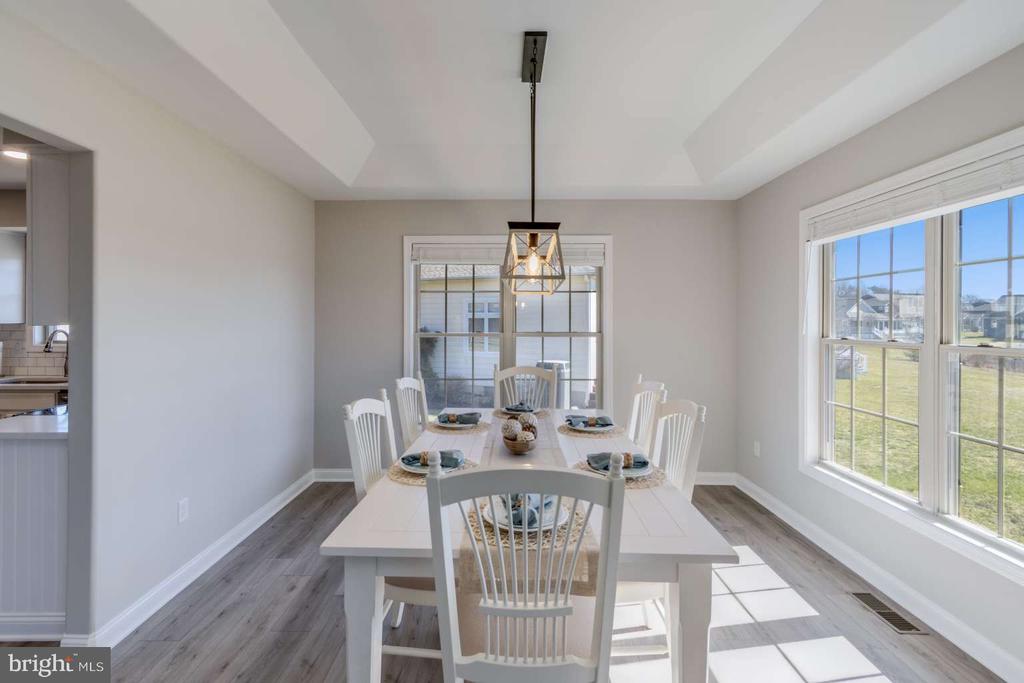272 LAKESIDE DRIVE