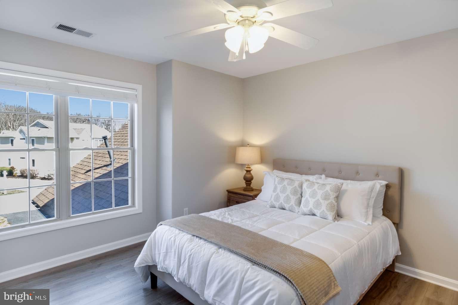 272 LAKESIDE DRIVE