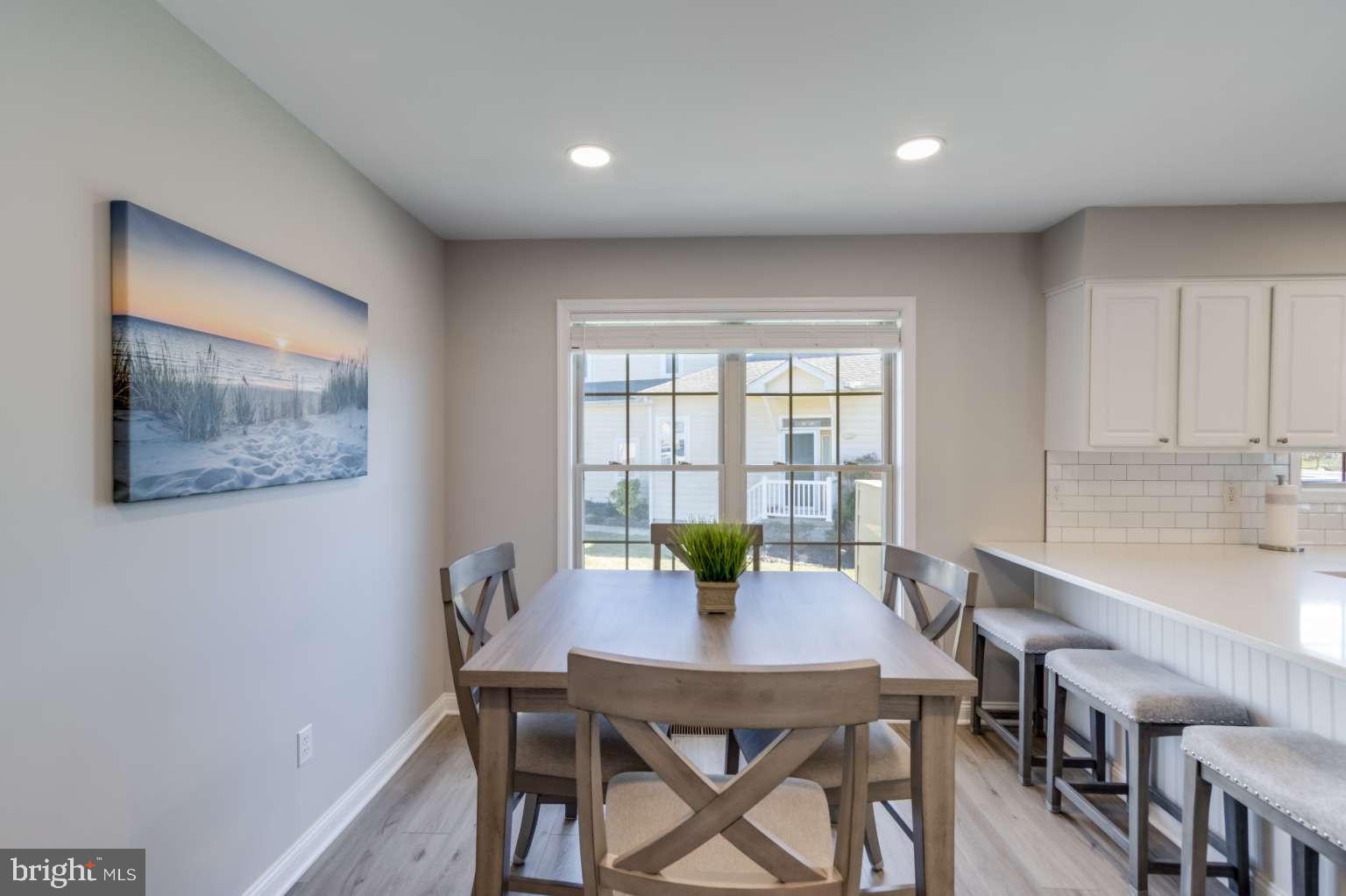 272 LAKESIDE DRIVE