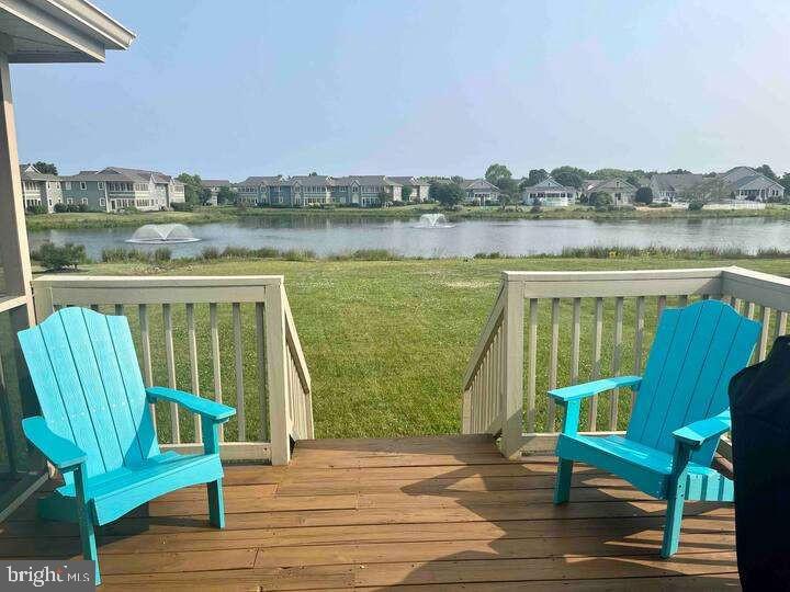 272 LAKESIDE DRIVE