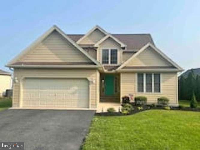 272 LAKESIDE DRIVE