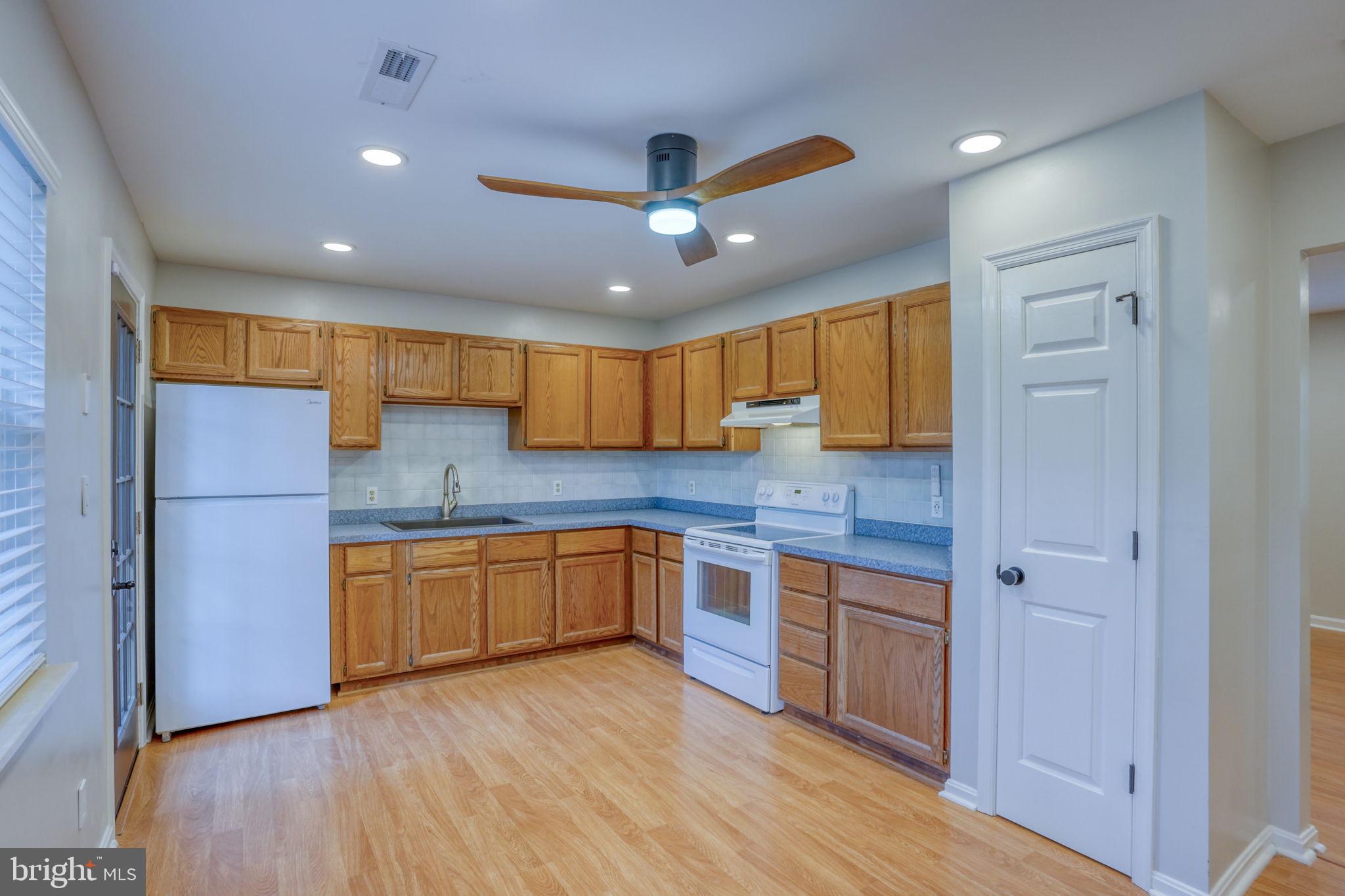 28 LAKEWOOD DRIVE