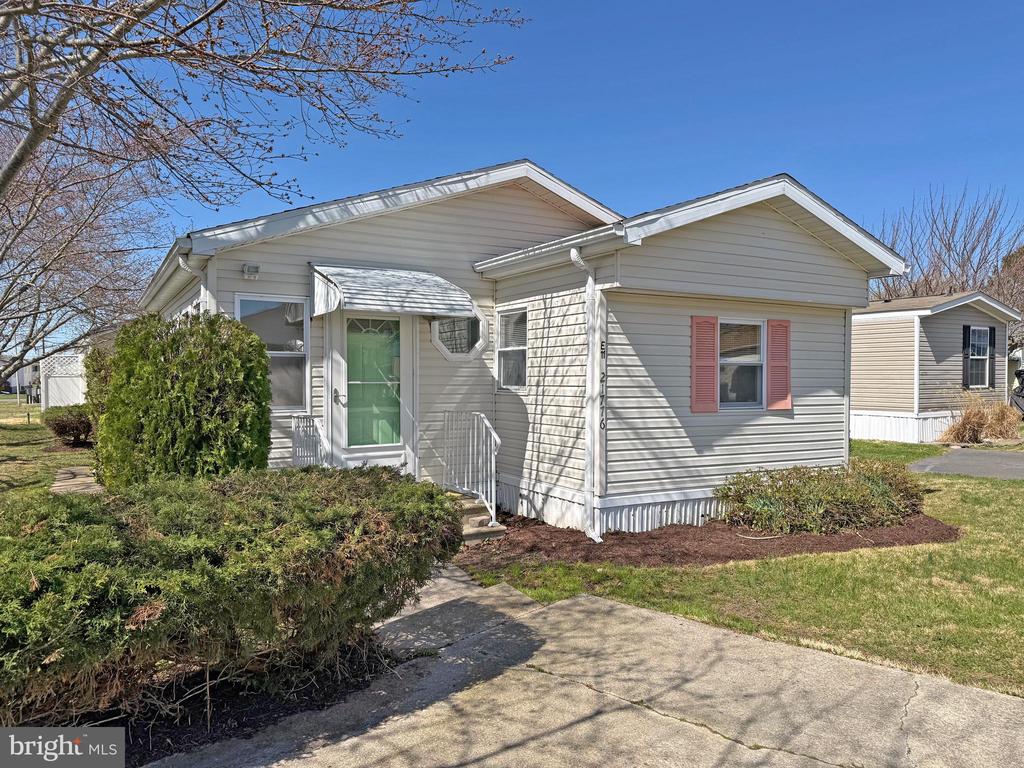 21776 E STREET E-11