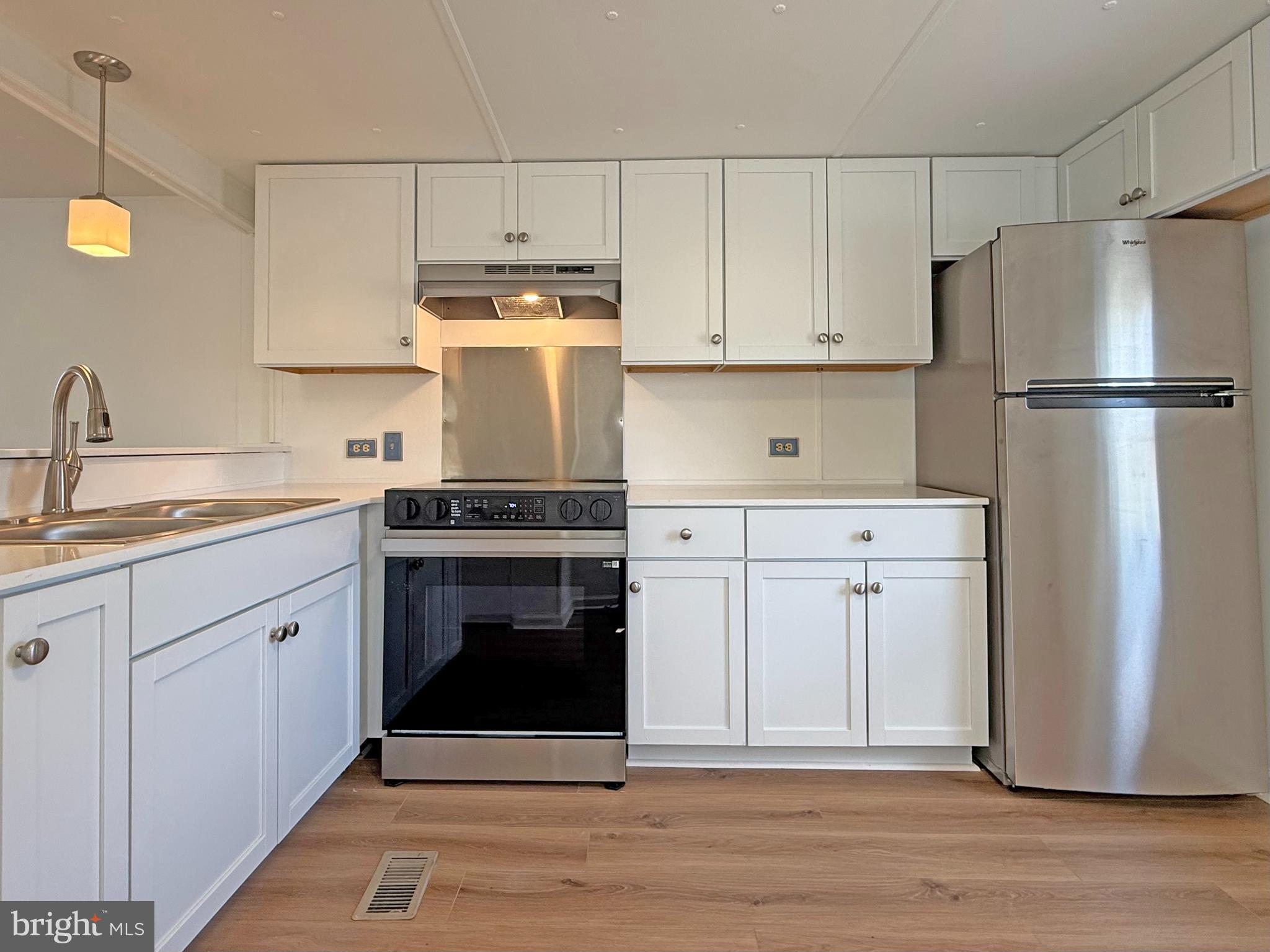 21776 E STREET E-11