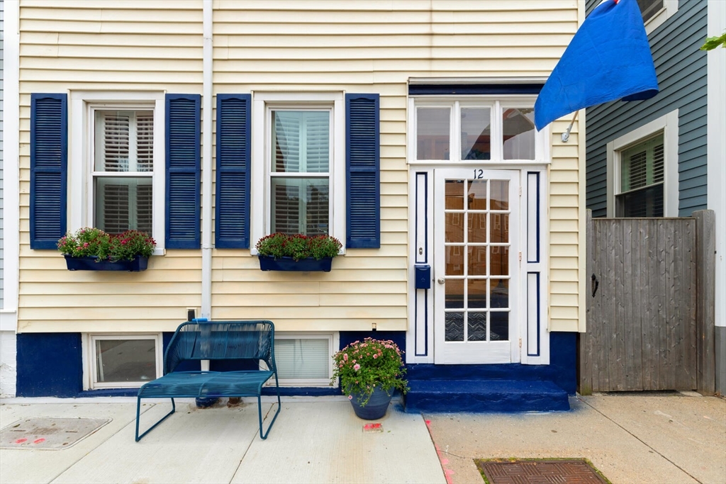 12 Essex St