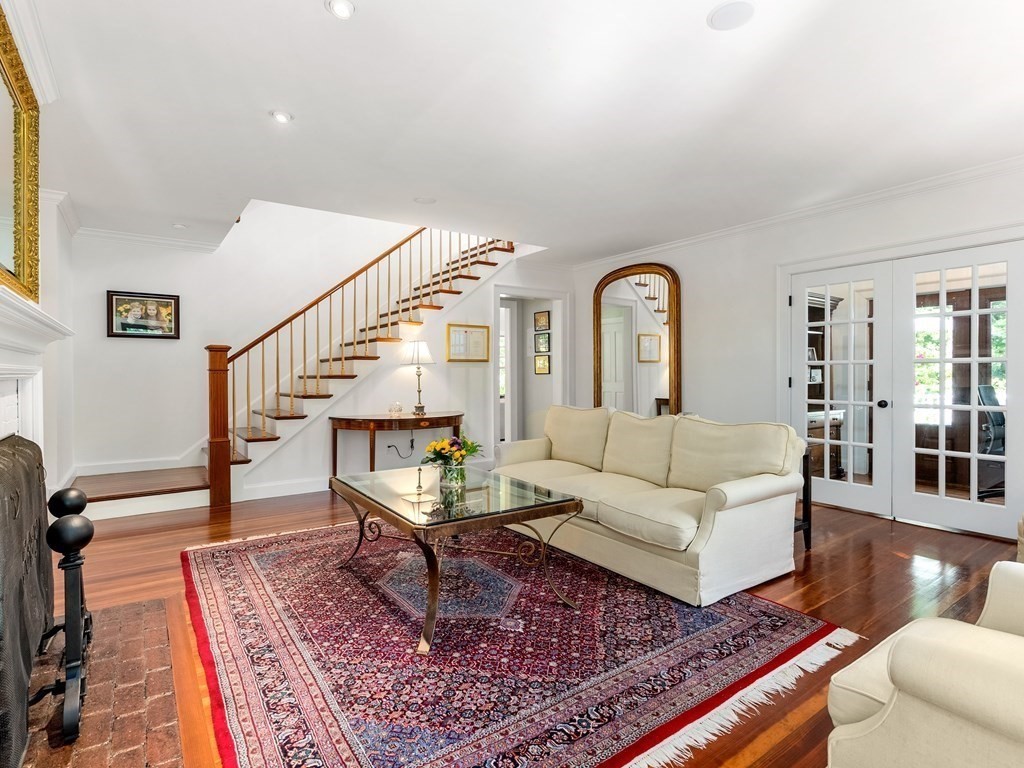 21 Hilltop Road