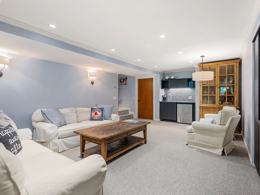 21 Hilltop Road